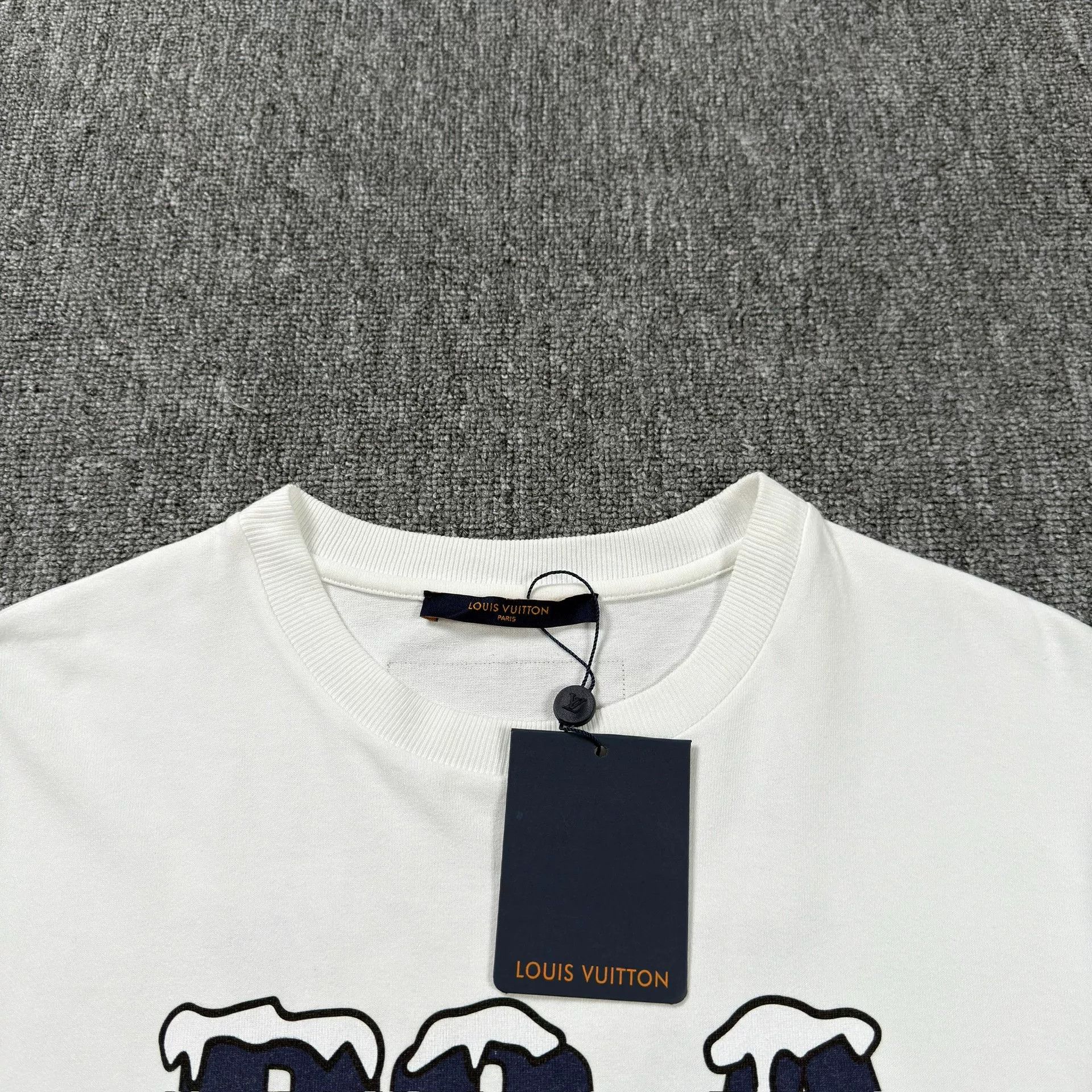 Louis Vuitton Louis Vuitton Do A Kickflip T-Shirt Size M Size US M / EU 48-50 / 2 - 4 Thumbnail