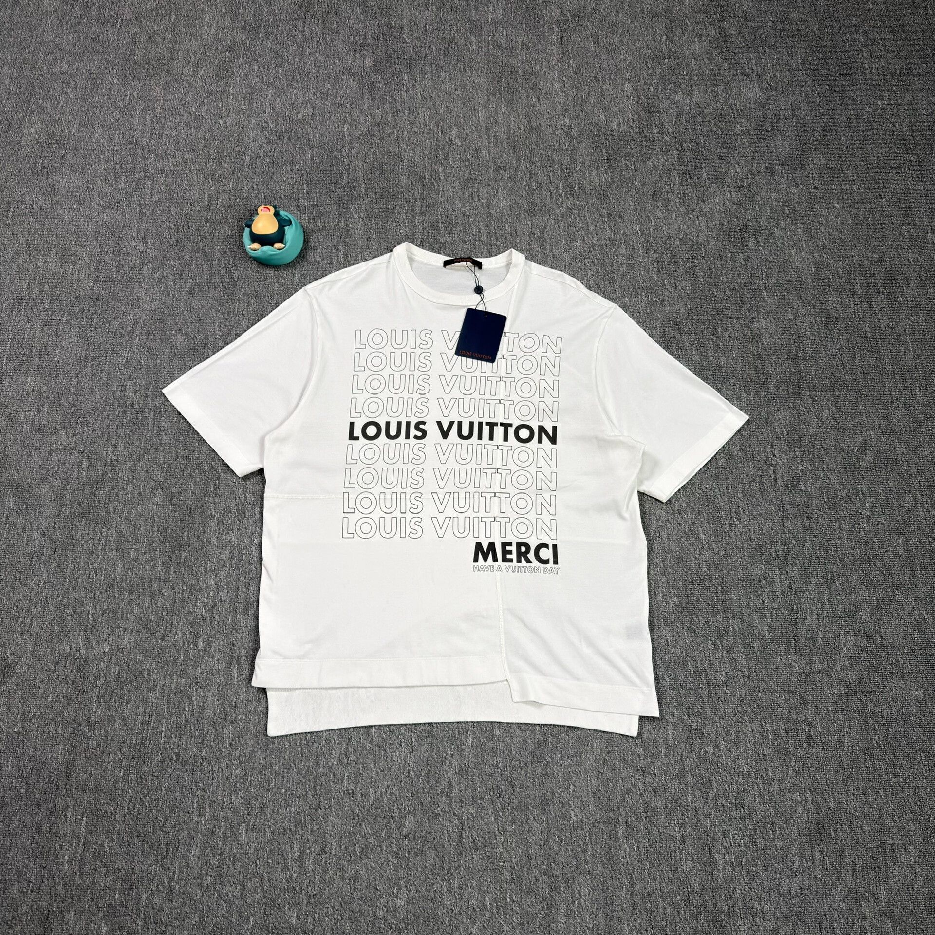 Louis Vuitton Louis Vuitton Logo Print T-Shirt White Size S Size US S / EU 44-46 / 1 - 2 Thumbnail
