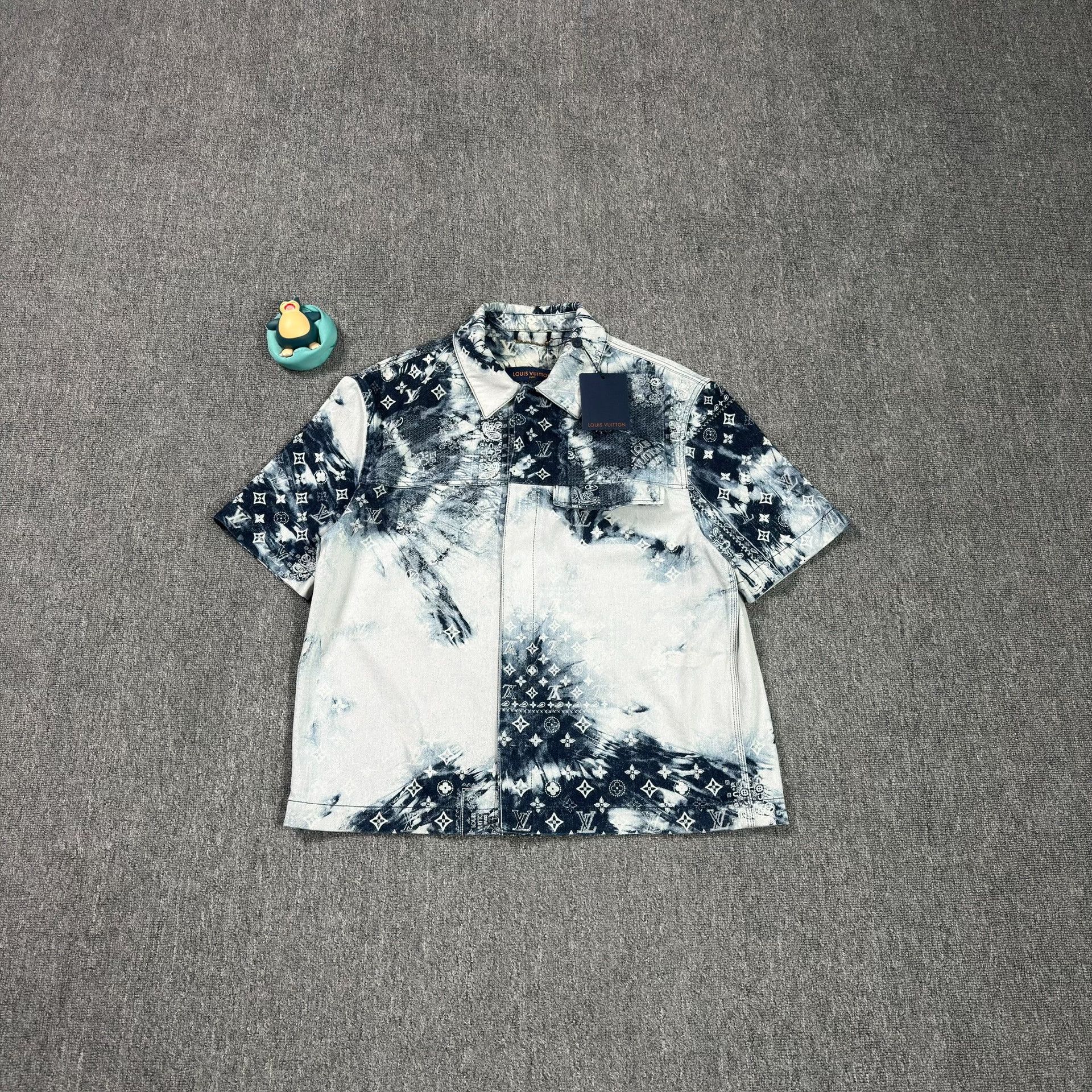 Louis Vuitton Louis Vuitton Monogram Bandana Denim Shirt Size M Size US M / EU 48-50 / 2 - 2 Thumbnail