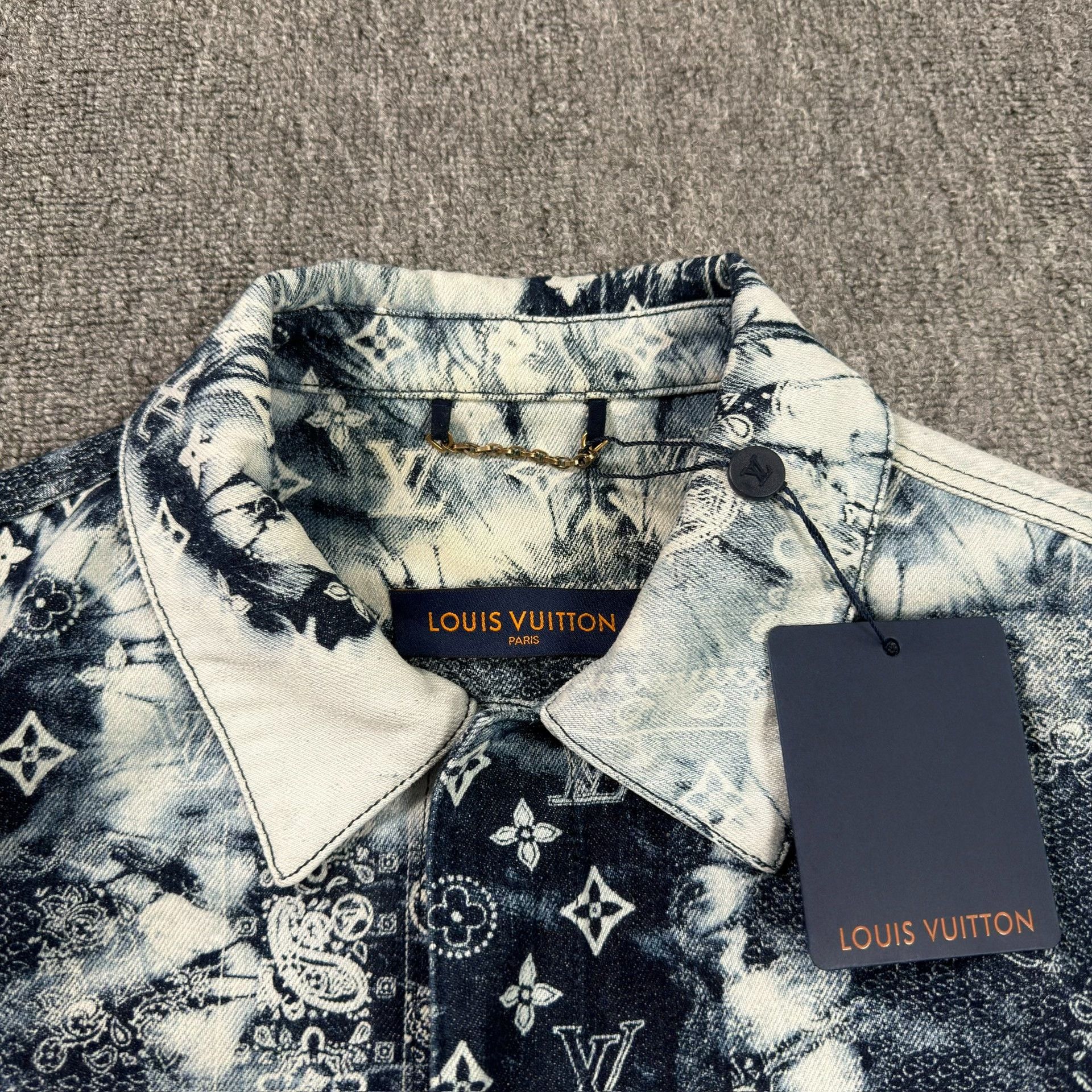 Louis Vuitton Louis Vuitton Monogram Bandana Denim Shirt Size M Size US M / EU 48-50 / 2 - 4 Thumbnail