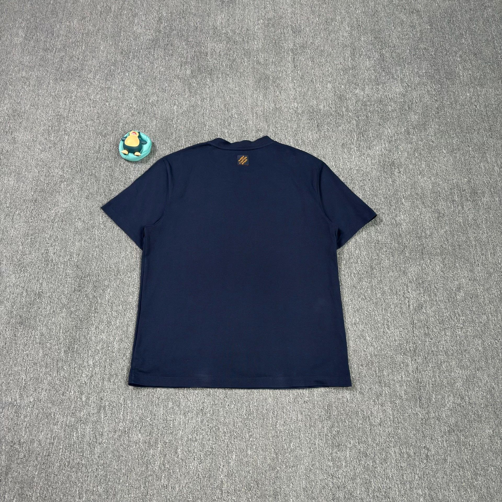 Louis Vuitton Louis Vuitton Graphic Embroidered T-Shirt Navy XL Size US XL / EU 56 / 4 - 3 Thumbnail