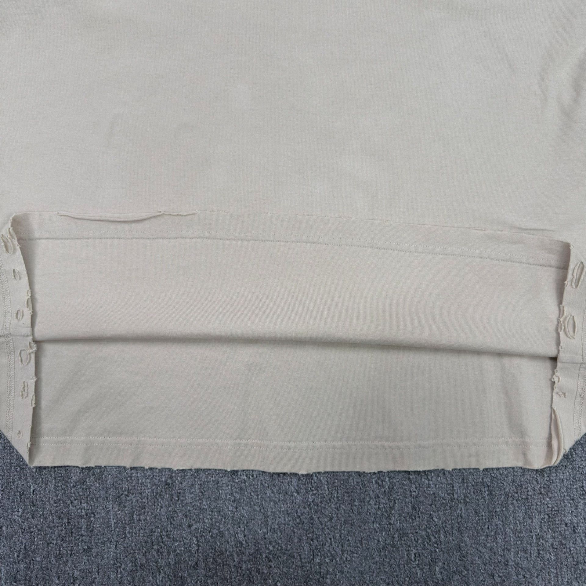 Balenciaga Balenciaga Embroidered Logo T-Shirt Size L Size US L / EU 52-54 / 3 - 6 Thumbnail