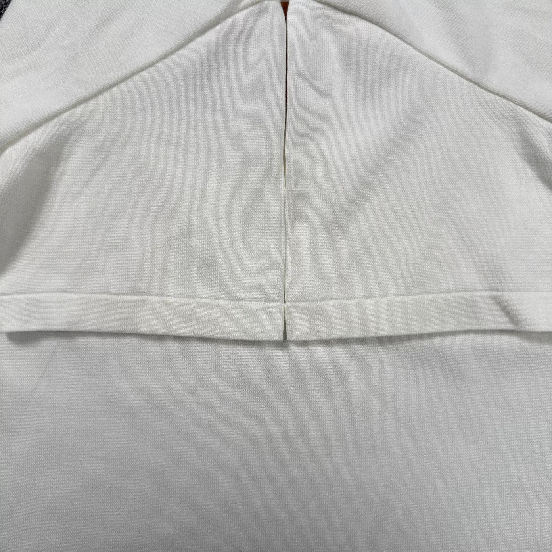 Louis Vuitton Louis Vuitton Leather Patch T-Shirt Size M Size US M / EU 48-50 / 2 - 4 Thumbnail
