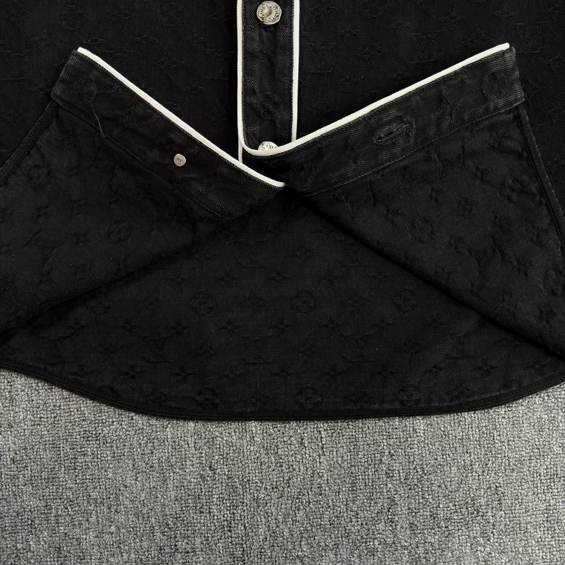 Louis Vuitton Louis Vuitton Monogram Short Sleeve Shirt Size M Size US M / EU 48-50 / 2 - 5 Thumbnail