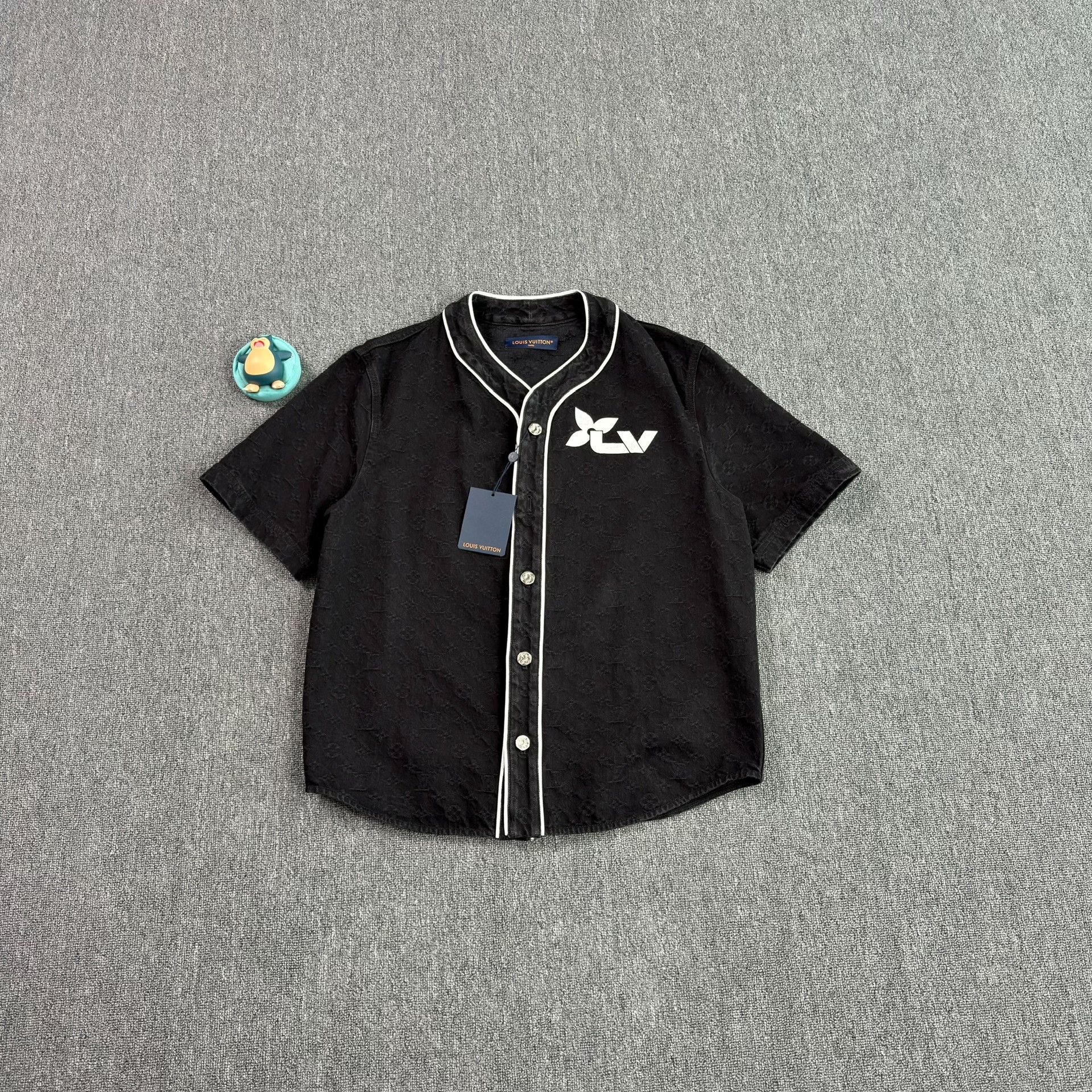 Louis Vuitton Louis Vuitton Monogram Short Sleeve Shirt Size M Size US M / EU 48-50 / 2 - 2 Thumbnail