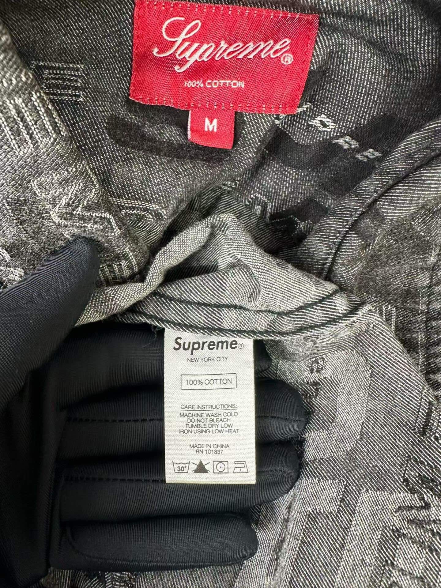Supreme Supreme Logo All Over Print Shirt Size M Size US M / EU 48-50 / 2 - 5 Thumbnail