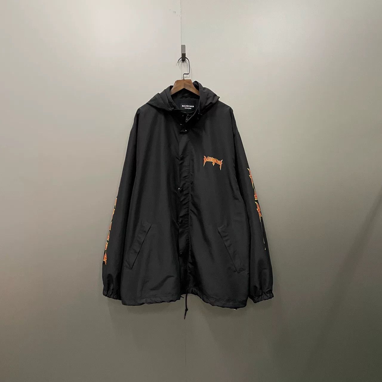 Balenciaga Balenciaga Metal Logo Coach Jacket Size M Size US M / EU 48-50 / 2 - 2 Thumbnail