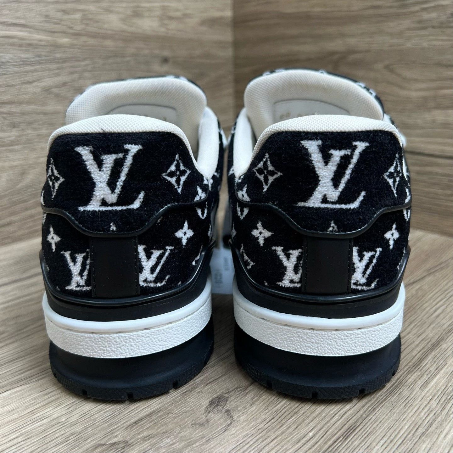 Louis Vuitton Louis Vuitton Monogram Trainer Sneakers Size 8 Size US 8 / EU 41 - 6 Thumbnail
