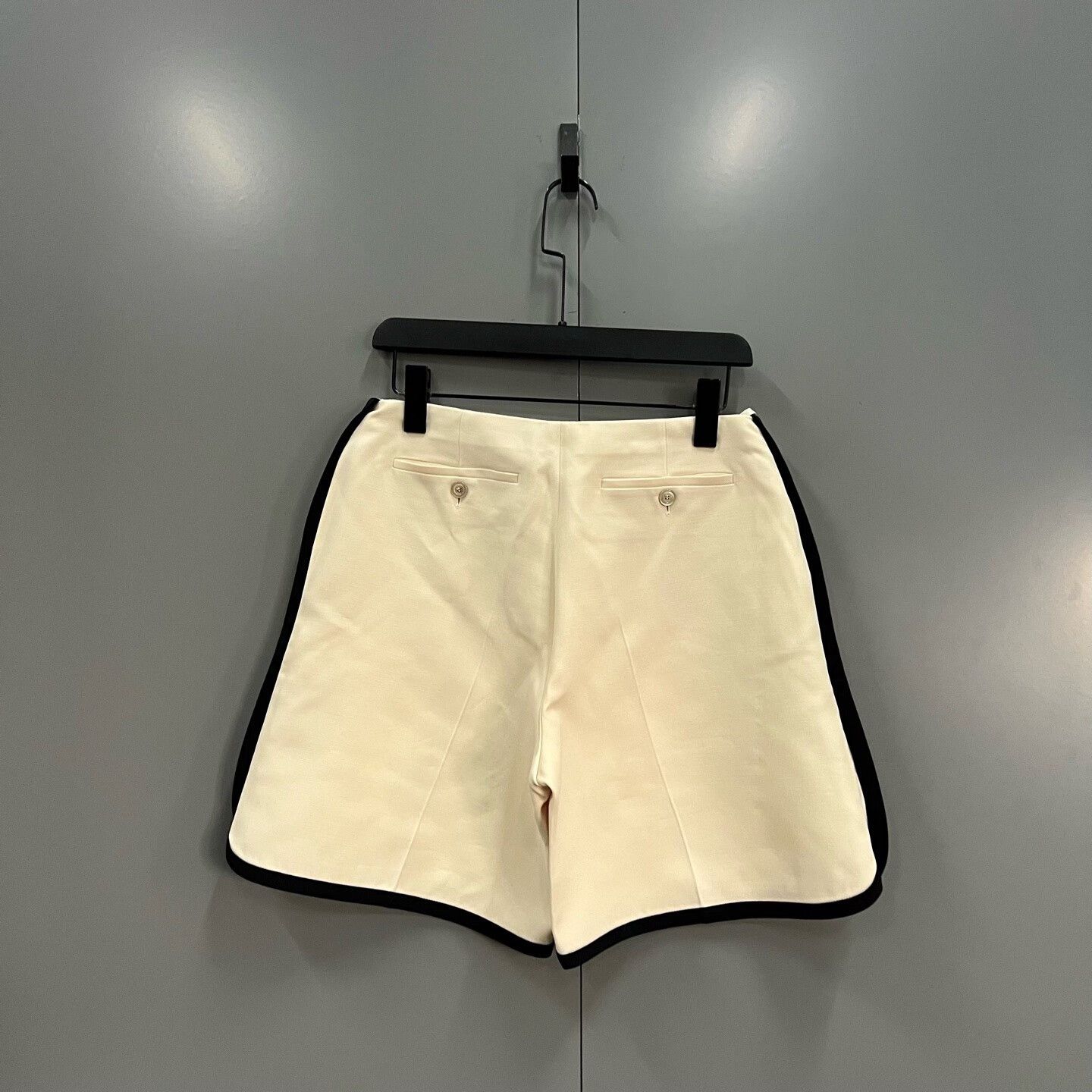 Gucci Gucci Gold Button Shorts IT 40 Size 27" / US 4 / IT 40 - 3 Thumbnail