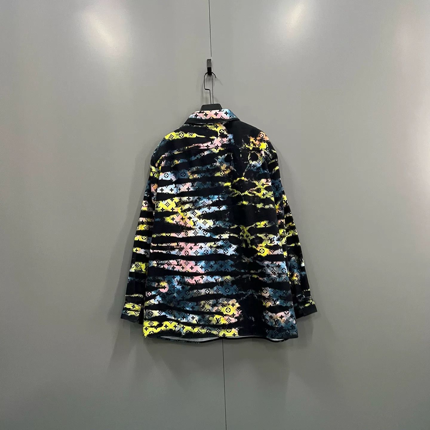Louis Vuitton Louis Vuitton Monogram Tie-Dye Denim Shirt Size XXL Size US XXL / EU 58 / 5 - 3 Thumbnail