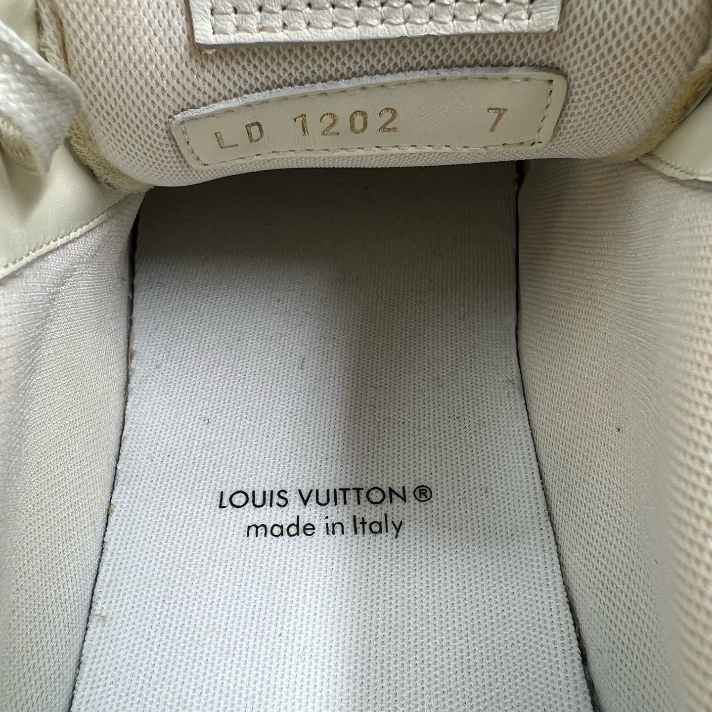 Louis Vuitton Louis Vuitton Damier Trainer Sneakers Size 8 Size US 8 / EU 41 - 7 Thumbnail