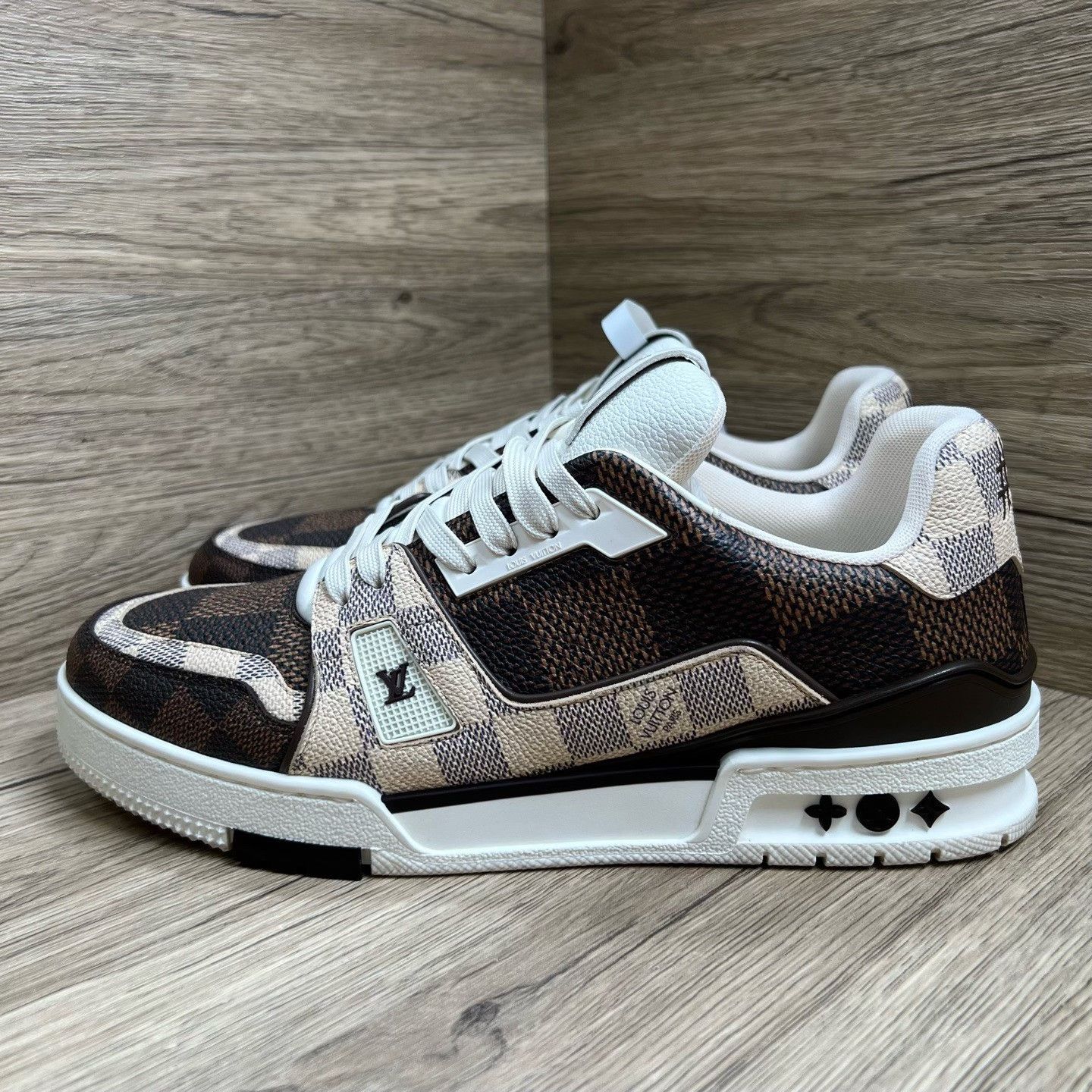 Louis Vuitton Louis Vuitton Damier Trainer Sneakers Size 8 Size US 8 / EU 41 - 2 Thumbnail