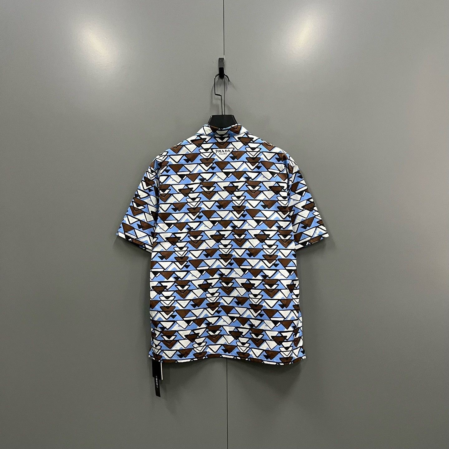 Prada Prada Triangle Print Short Sleeve Shirt Size L Size US L / EU 52-54 / 3 - 3 Thumbnail