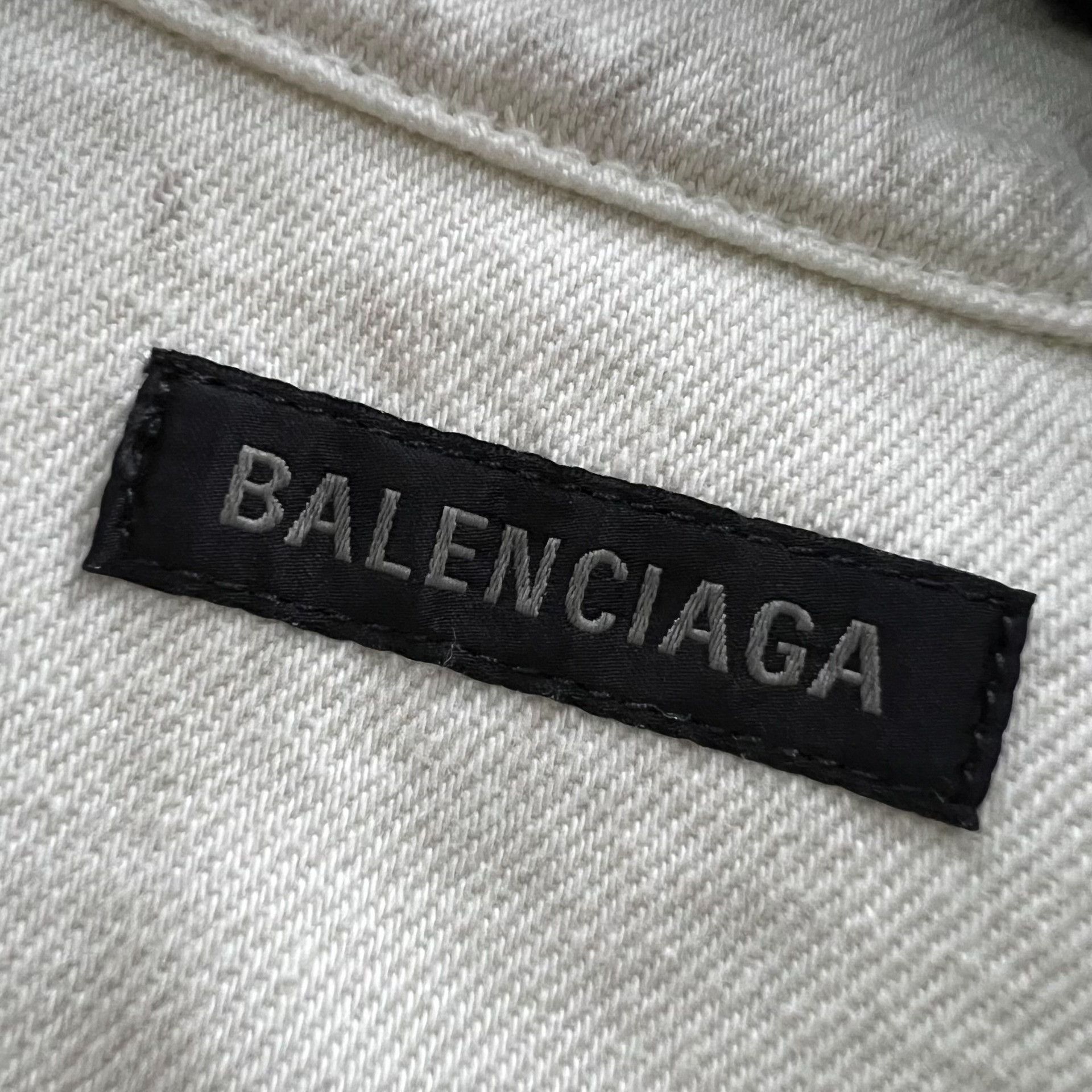 Balenciaga Balenciaga Embroidered BB Shirt Size M Size US M / EU 48-50 / 2 - 4 Thumbnail