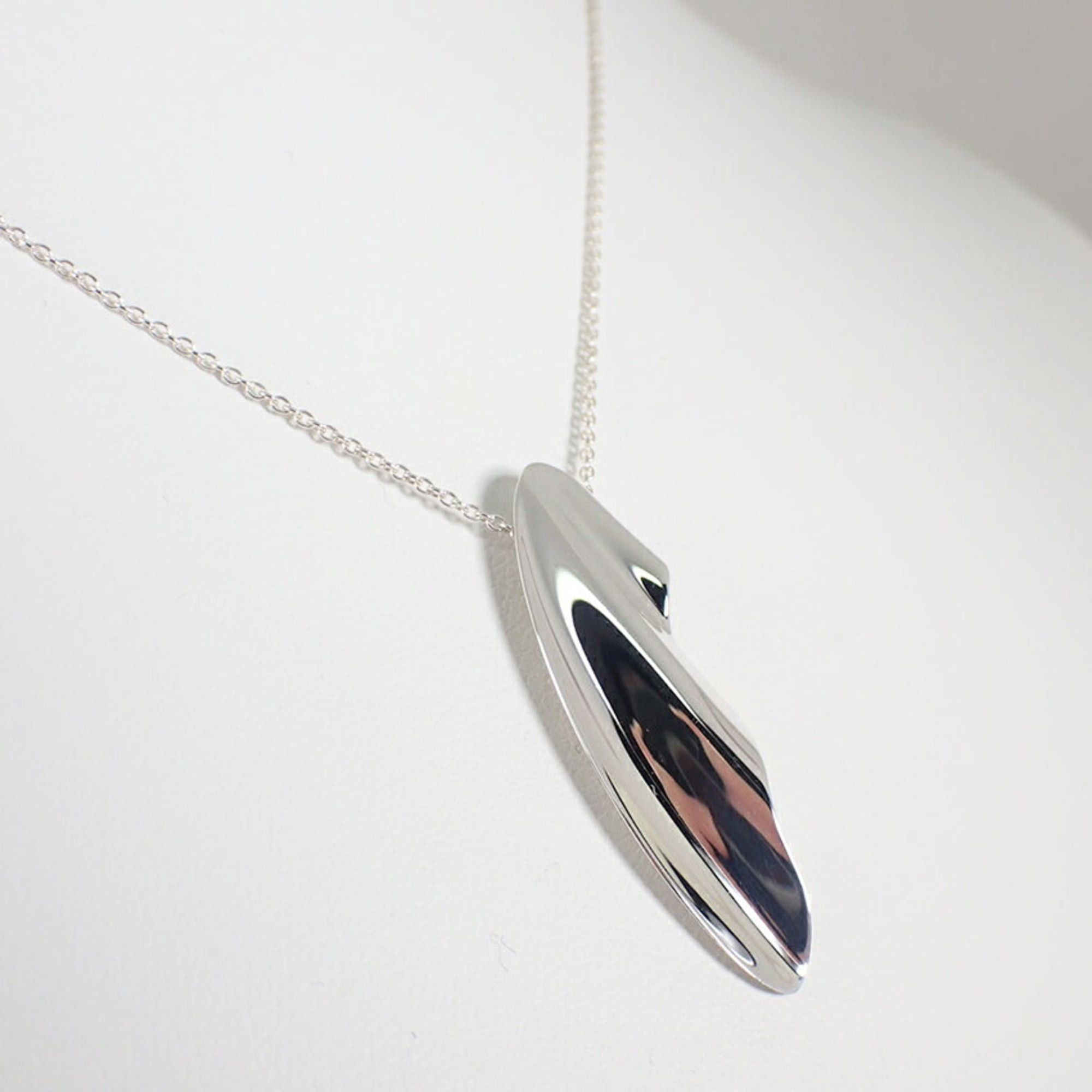 Tiffany & Co. TIFFANY & Co. 925 Elsa Peretti Feather Pendant Necklace Size ONE SIZE - 5 Thumbnail
