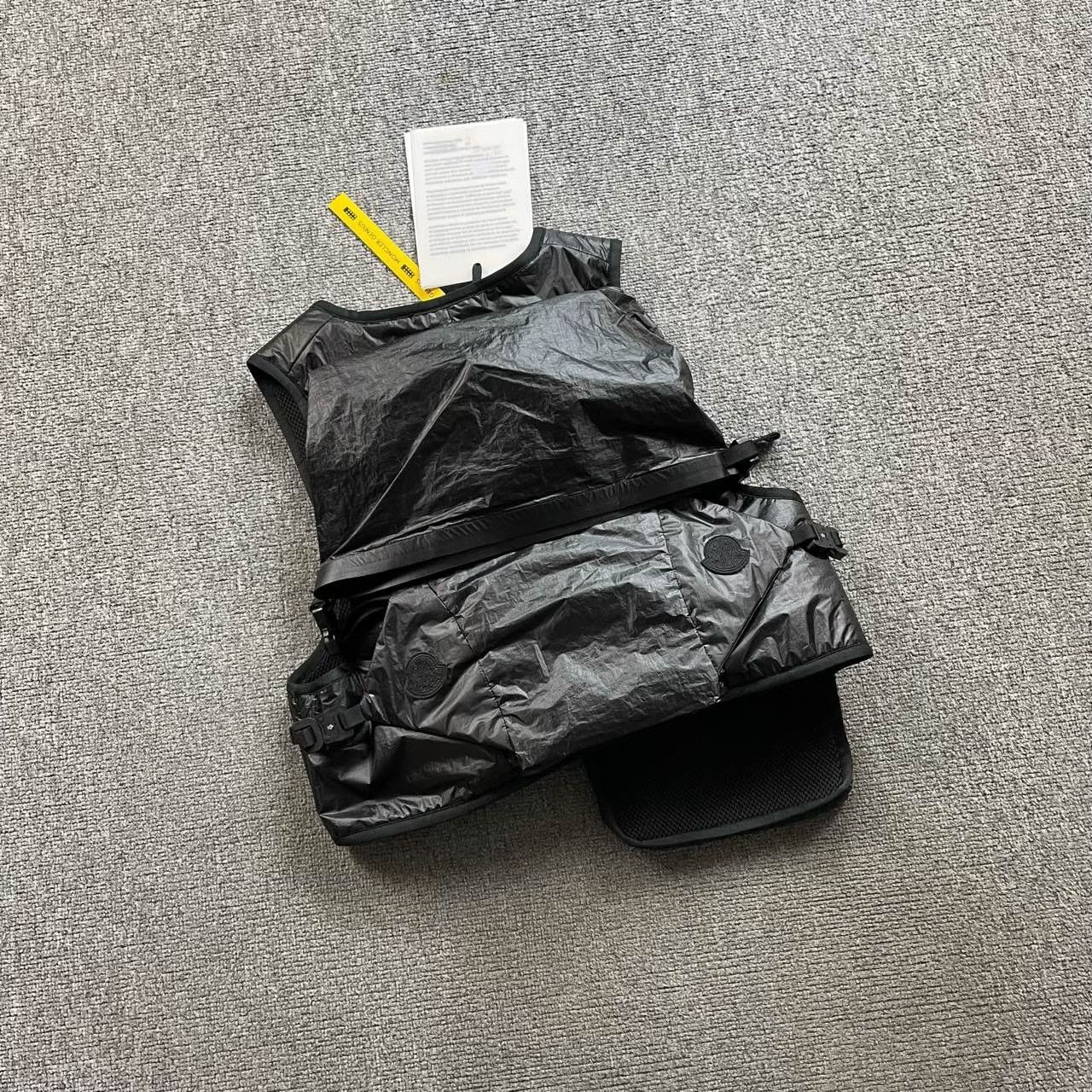Moncler Genius Moncler Genius x 1017 ALYX 9SM Hand Warmer Vest One Size Size US M / EU 48-50 / 2 - 3 Thumbnail