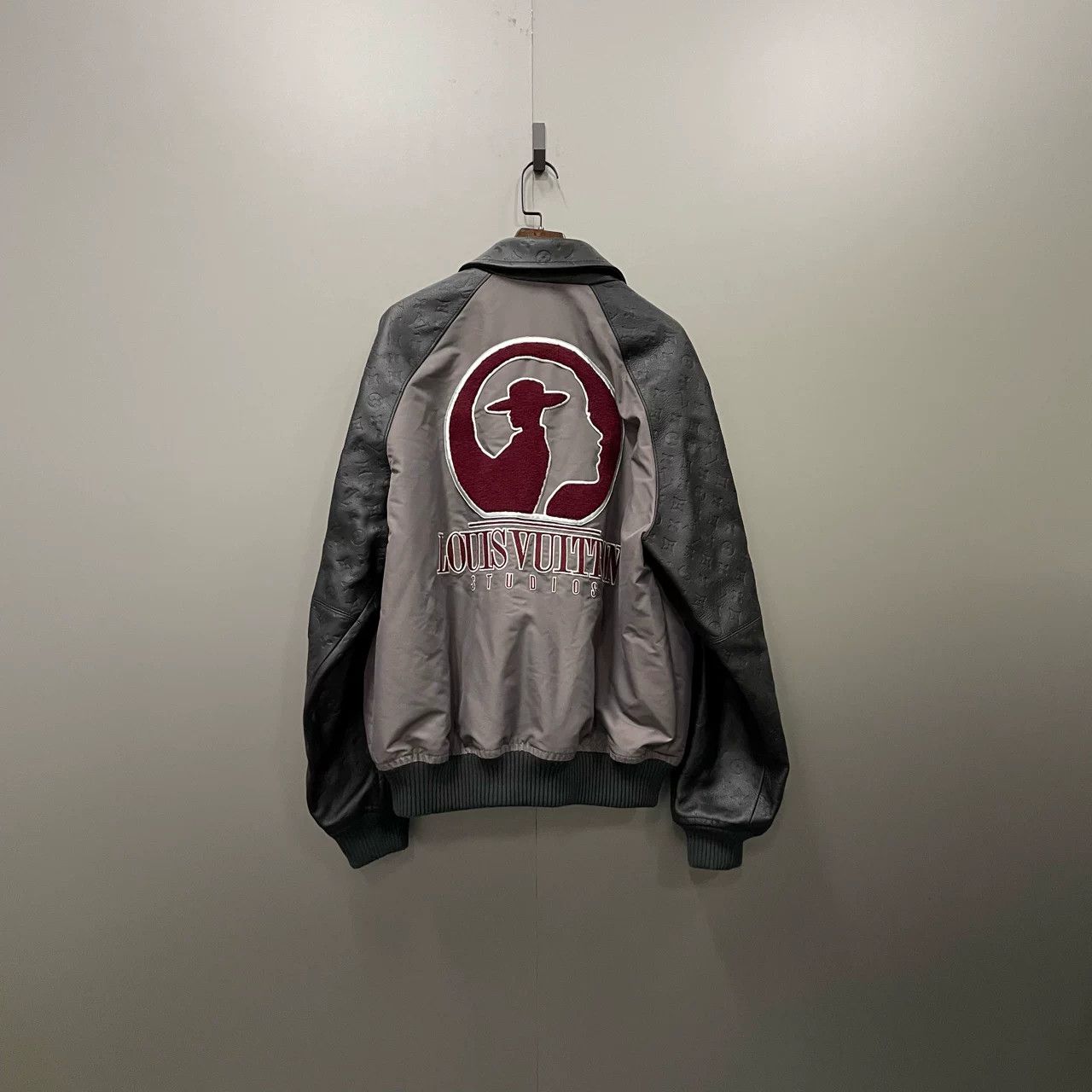 Louis Vuitton Louis Vuitton Studios Bomber Jacket Size 50 Size US M / EU 48-50 / 2 - 3 Thumbnail