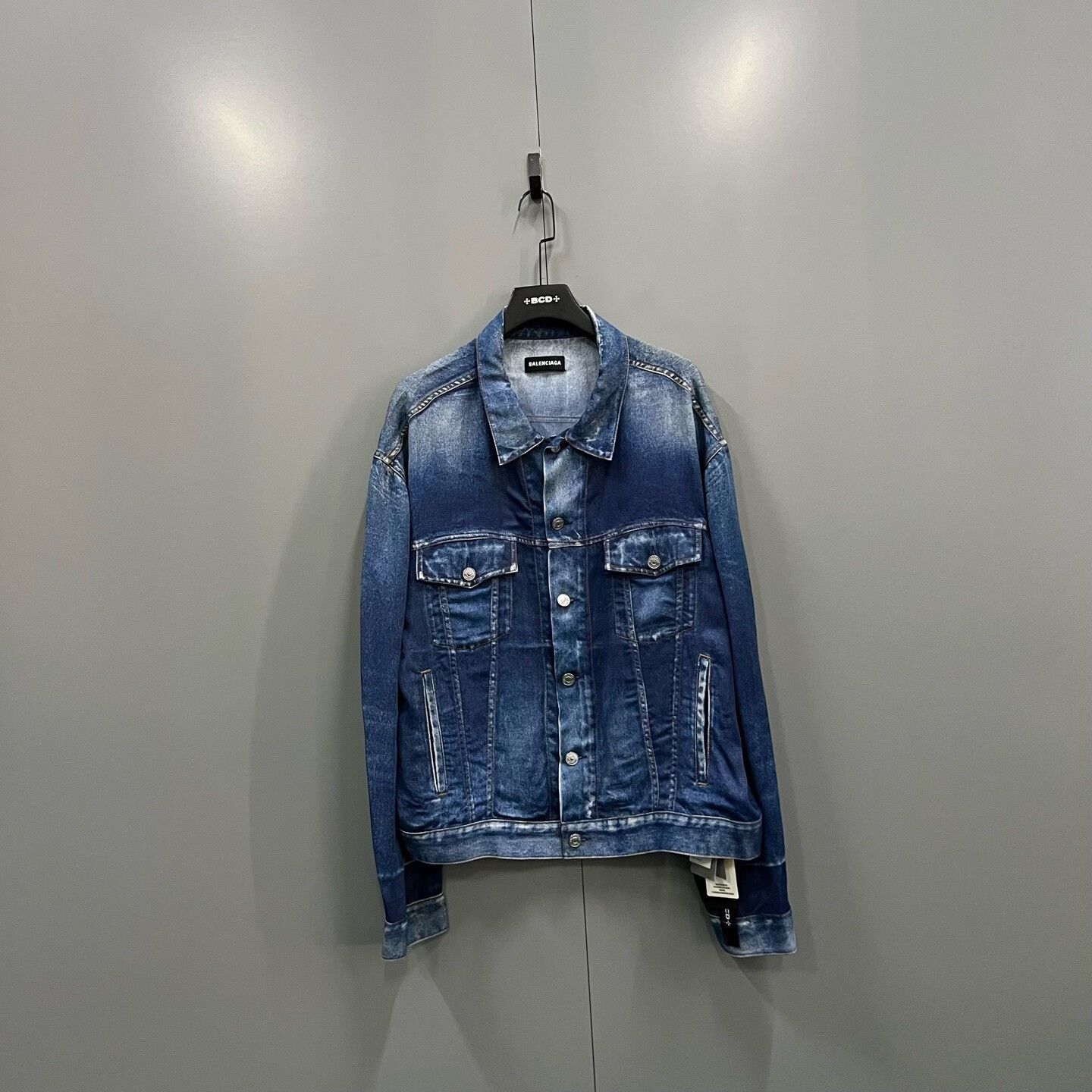 Balenciaga Balenciaga Washed Denim Jacket Size S Size US S / EU 44-46 / 1 - 2 Thumbnail