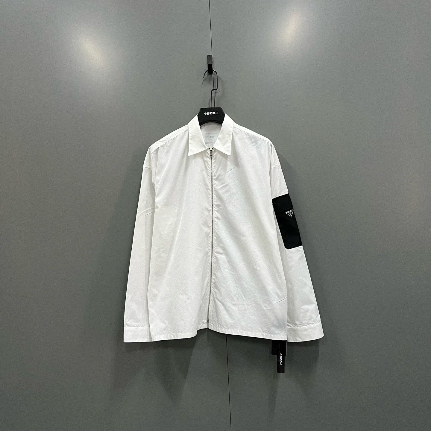 Prada Prada Logo Patch Zip Shirt US M Size US M / EU 48-50 / 2 - 2 Thumbnail