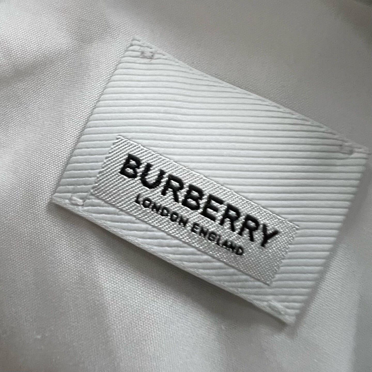 Burberry Burberry TB Logo White Shirt Size L Size US L / EU 52-54 / 3 - 5 Thumbnail