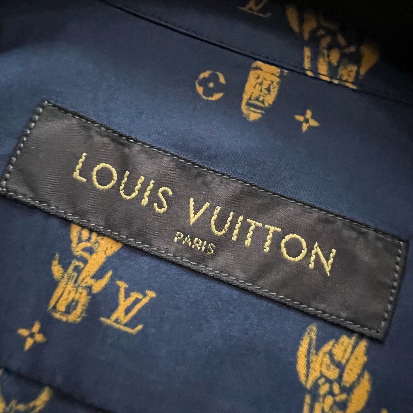Louis Vuitton Louis Vuitton Monogram Print Button Up Shirt Size M Size US M / EU 48-50 / 2 - 5 Thumbnail