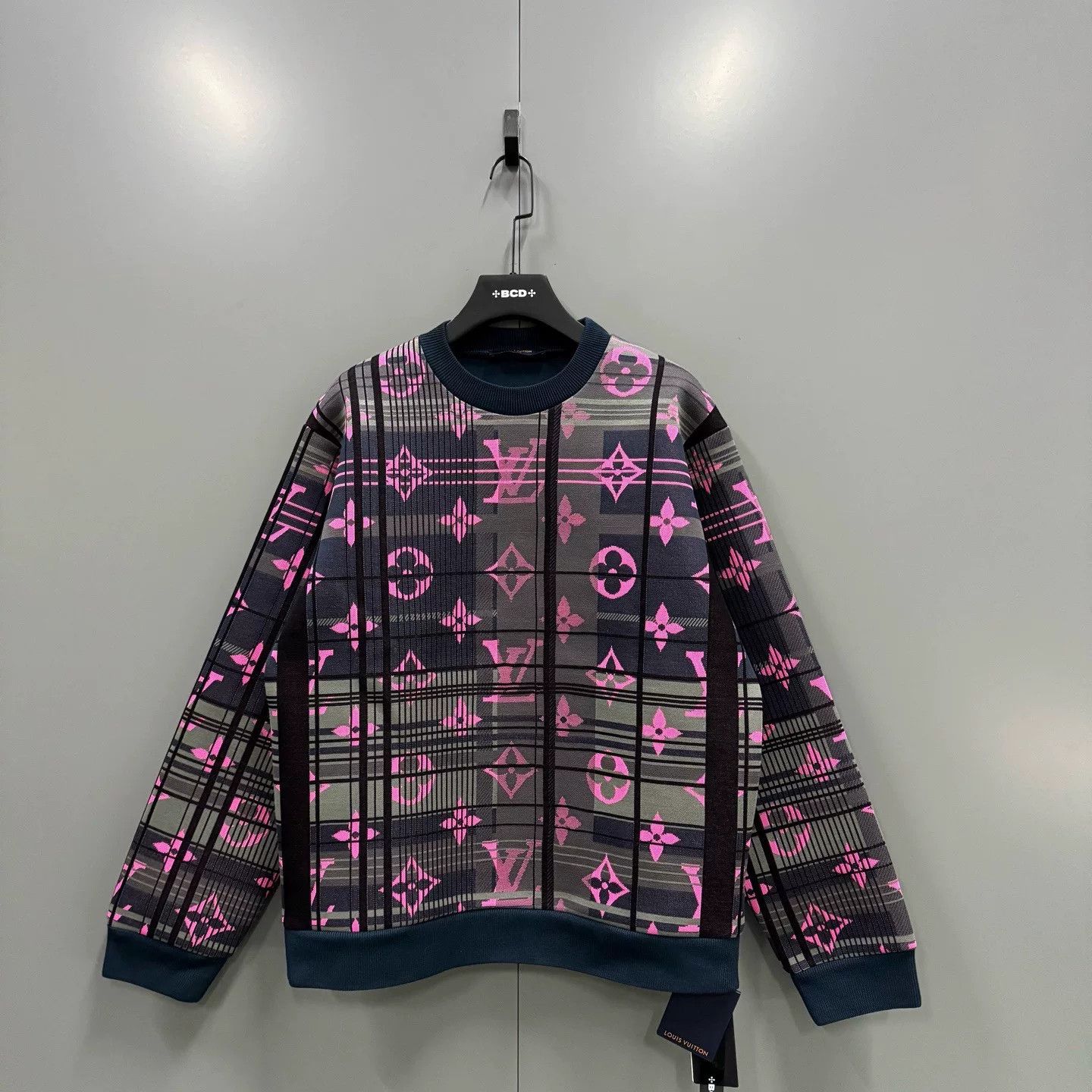 Louis Vuitton Louis Vuitton Monogram Plaid Sweater Size XL Size US XL / EU 56 / 4 - 2 Thumbnail