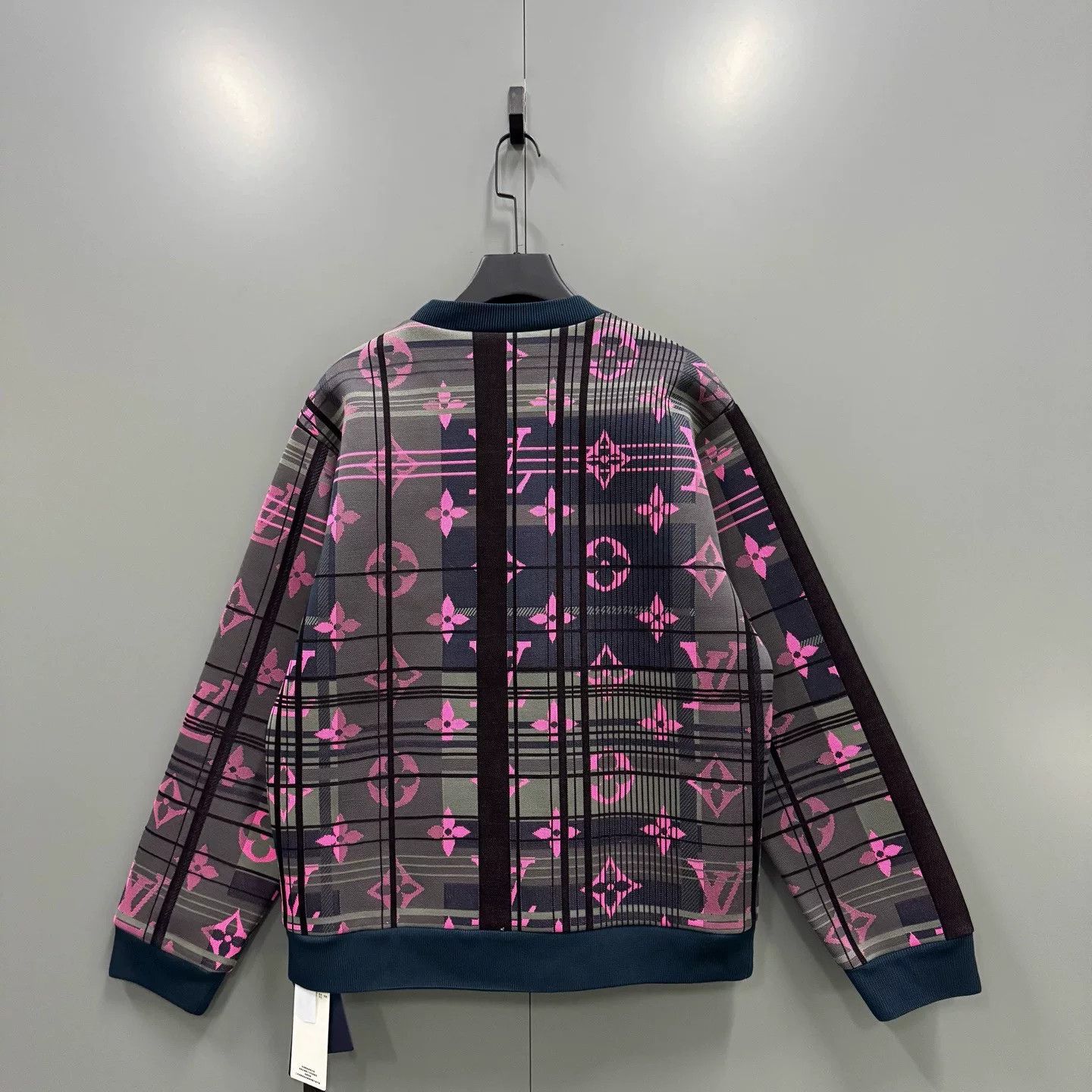Louis Vuitton Louis Vuitton Monogram Plaid Sweater Size XL Size US XL / EU 56 / 4 - 3 Thumbnail