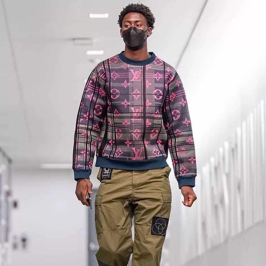 Louis Vuitton Louis Vuitton Monogram Plaid Sweater Size XL Size US XL / EU 56 / 4 - 10 Thumbnail