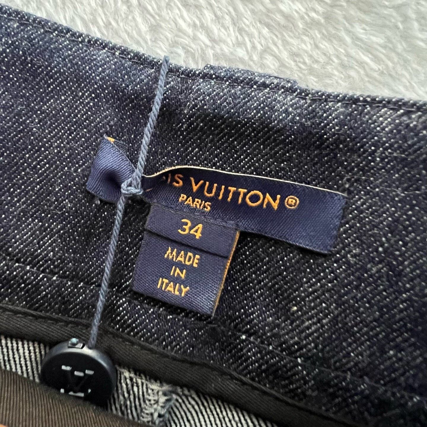Louis Vuitton Louis Vuitton Monogram Flocked Shorts Size 34 Size 24" / US 00 / IT 34 - 4 Thumbnail