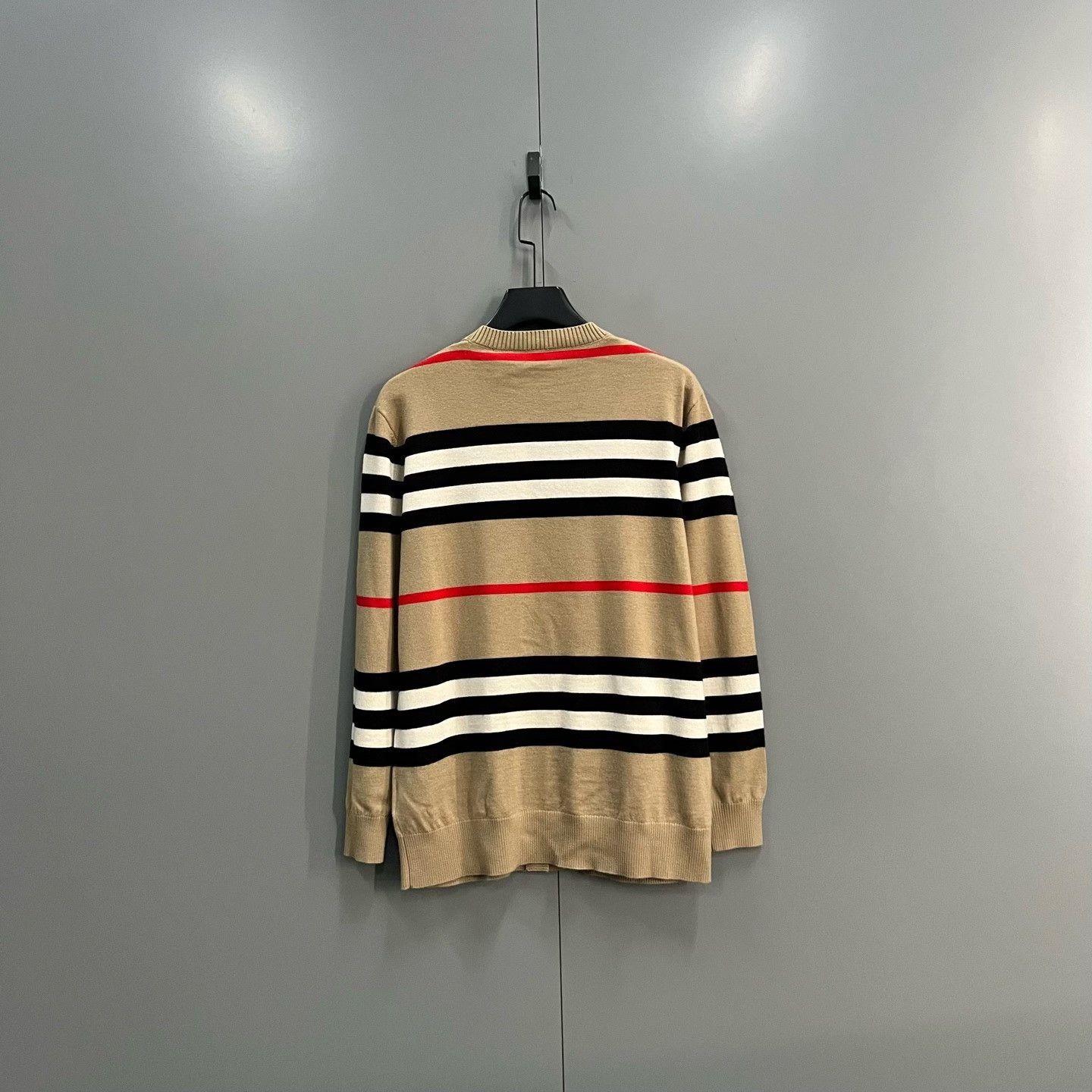 Burberry Burberry Striped V-Neck Cardigan Size M Size US M / EU 48-50 / 2 - 3 Thumbnail