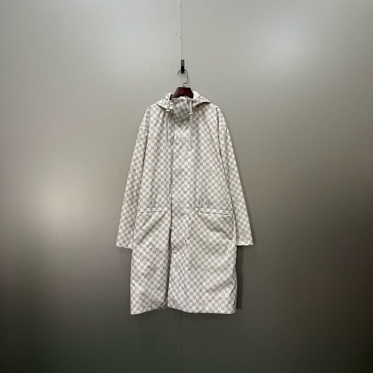 Louis Vuitton Louis Vuitton Damier Logo Parka Size 48 Size US M / EU 48-50 / 2 - 2 Thumbnail