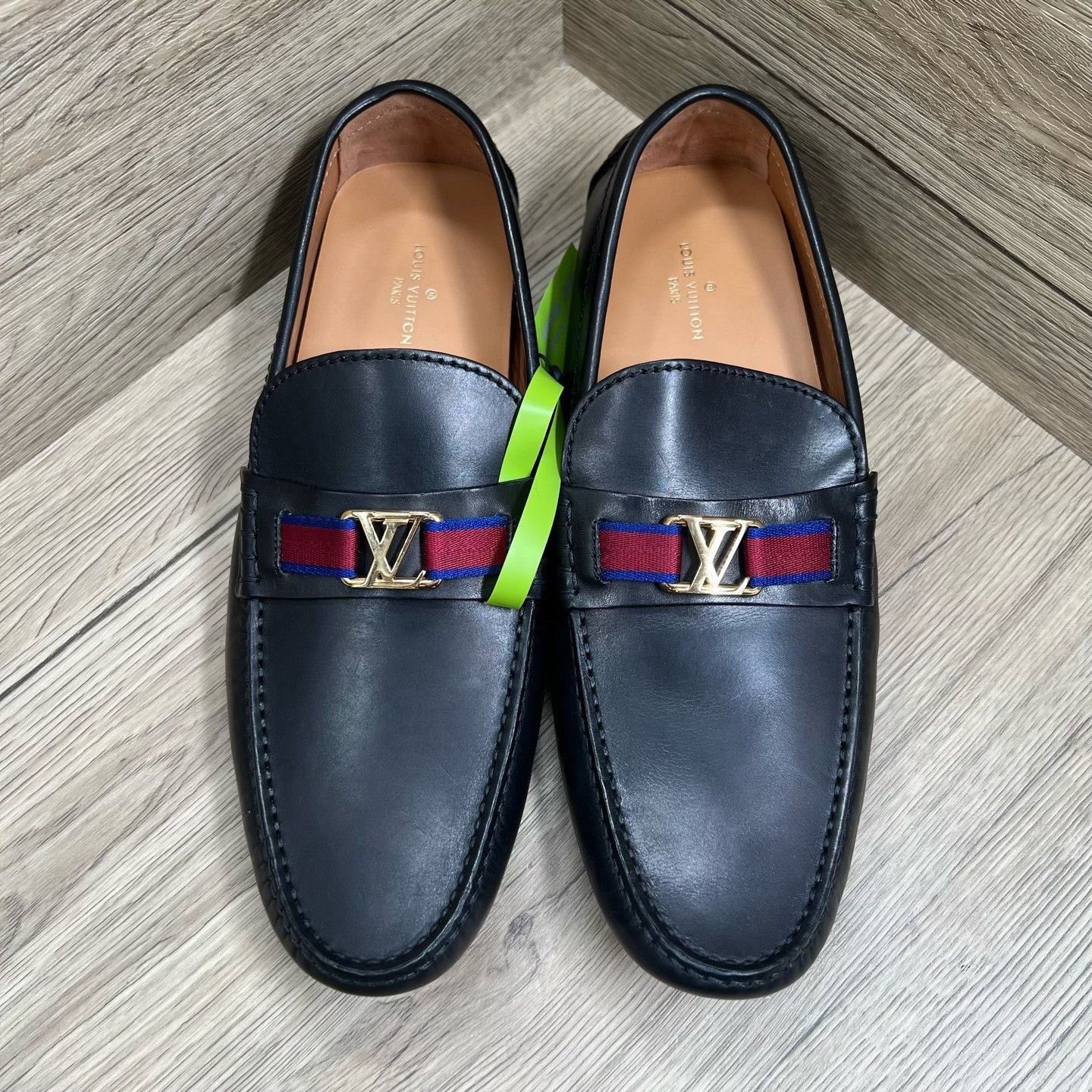 Louis Vuitton Louis Vuitton Gold Logo Loafers Size 11 Size US 11 / EU 44 - 3 Thumbnail
