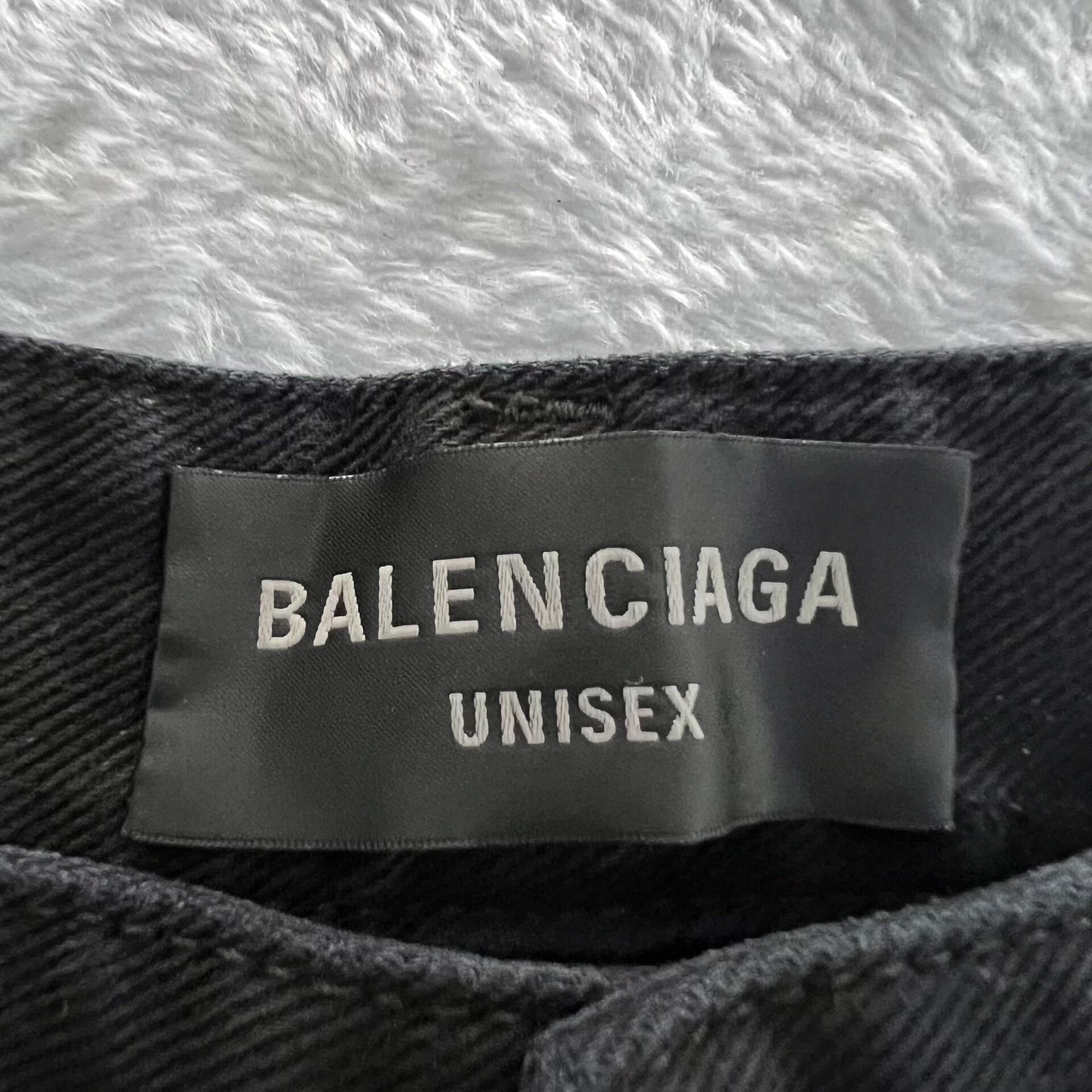 Balenciaga Balenciaga Distressed Denim Shorts Size M Size US 32 / EU 48 - 4 Thumbnail