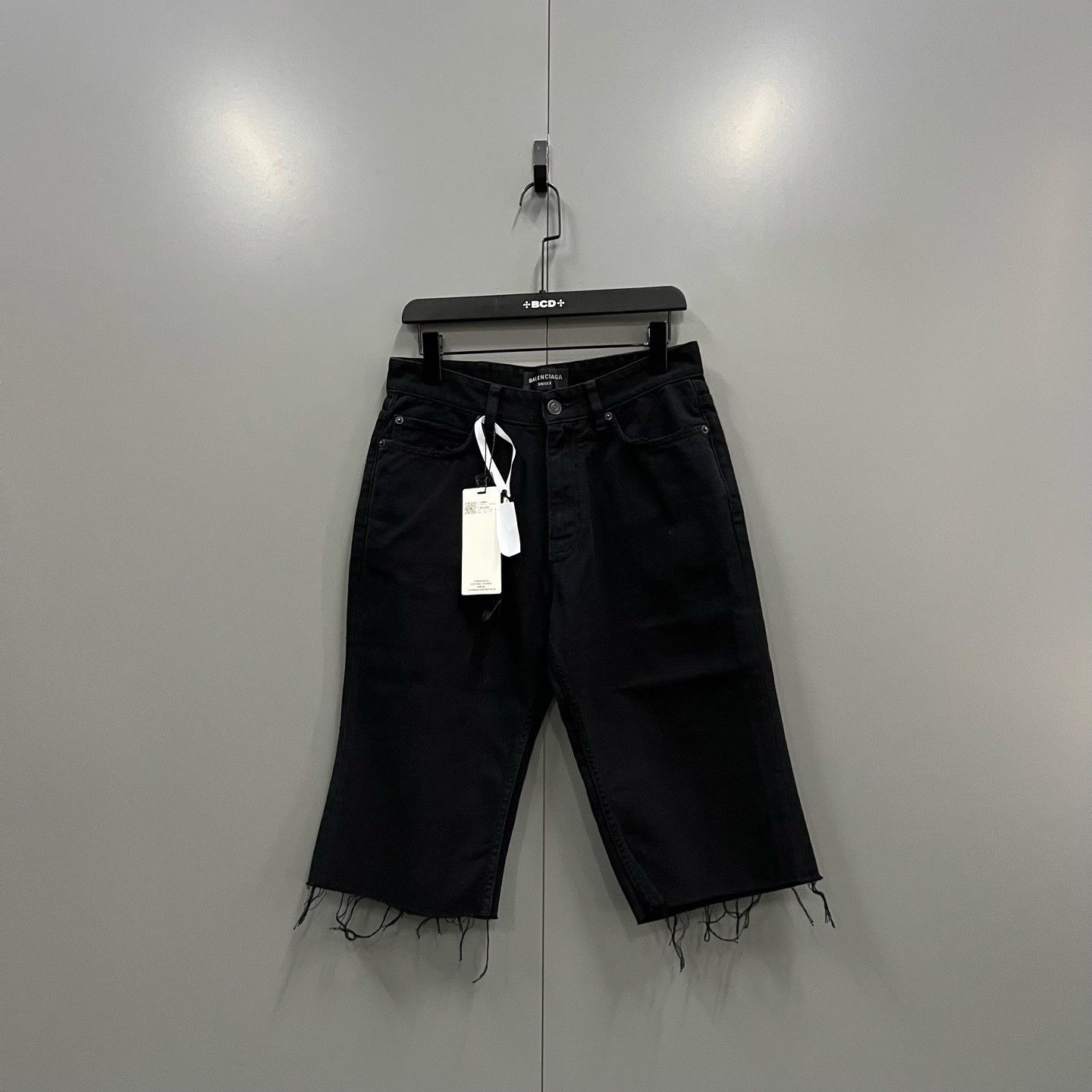 Balenciaga Balenciaga Distressed Denim Shorts Size M Size US 32 / EU 48 - 2 Thumbnail