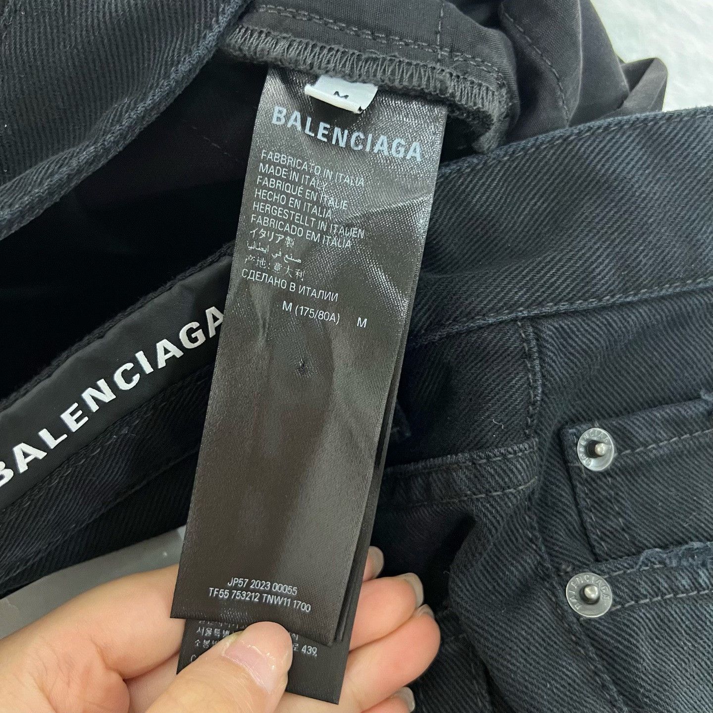 Balenciaga Balenciaga Distressed Denim Shorts Size M Size US 32 / EU 48 - 6 Thumbnail