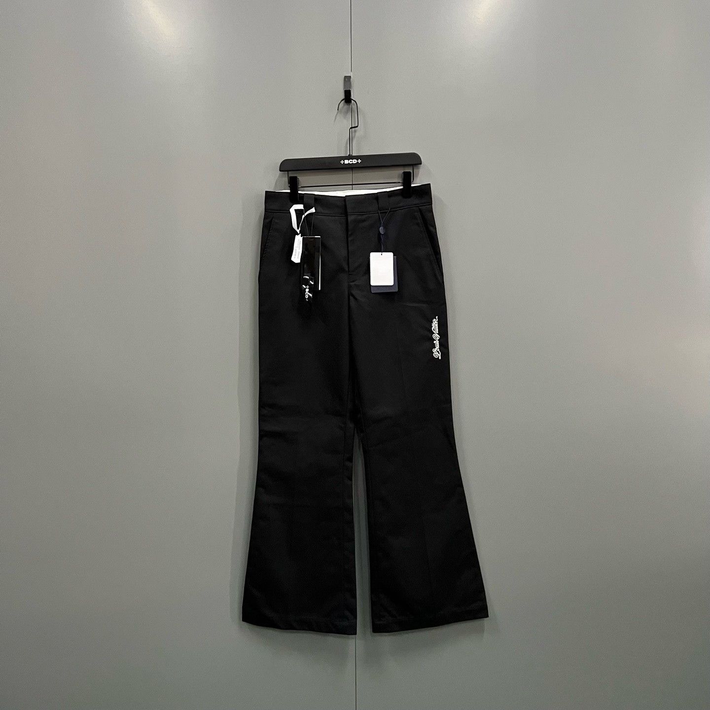 Louis Vuitton Louis Vuitton Embroidered Logo Casual Pants Size 30 Size US 30 / EU 46 - 2 Thumbnail