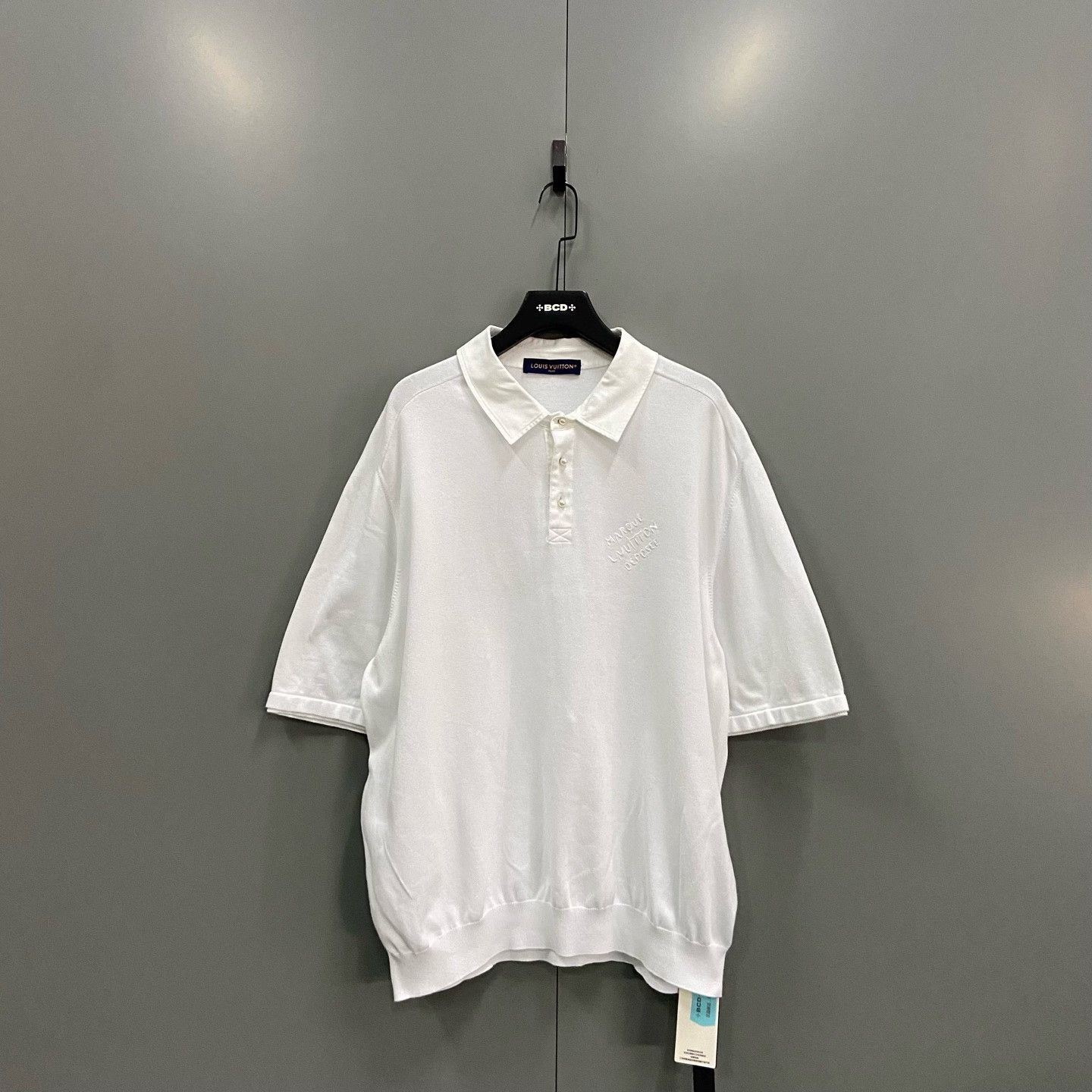 Louis Vuitton Louis Vuitton White Embroidered Polo Size XXL Size US XXL / EU 58 / 5 - 2 Thumbnail
