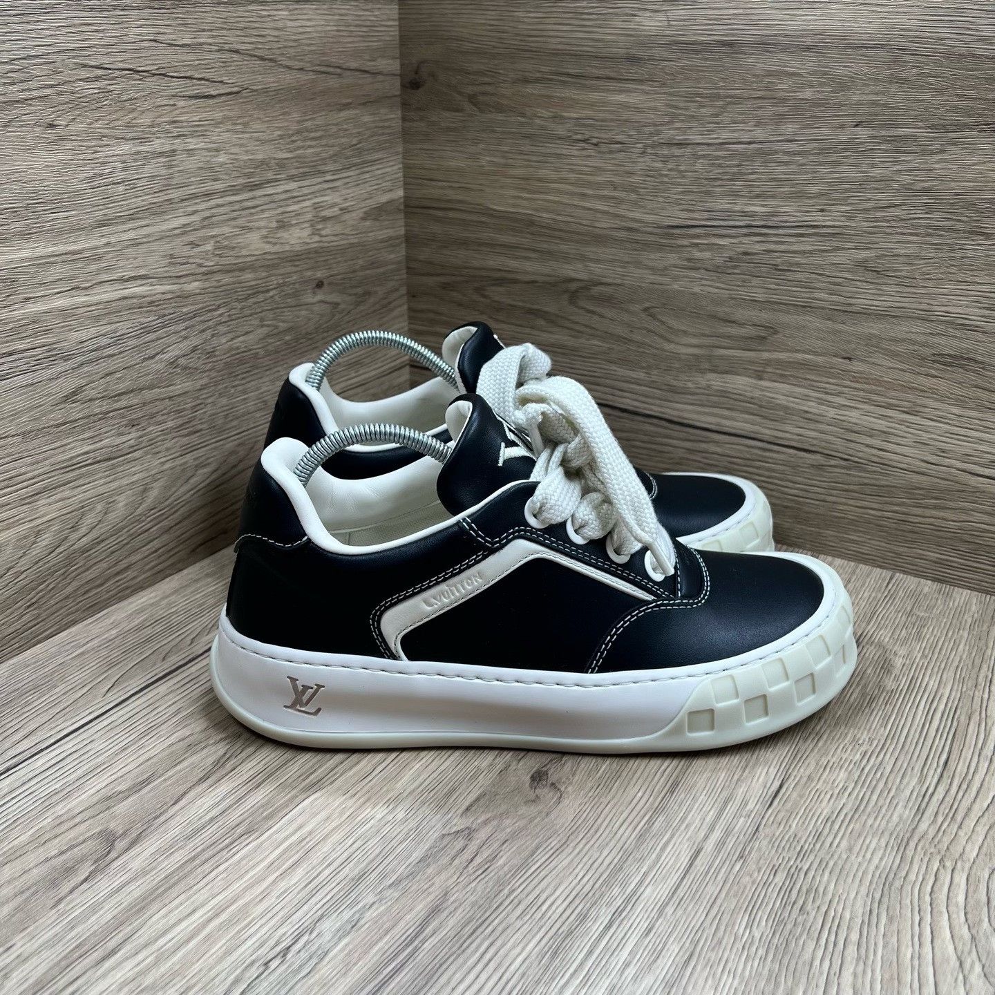 Louis Vuitton Louis Vuitton Tilted Sneakers Size US 8.5 Size US 8.5 / EU 41-42 - 4 Thumbnail