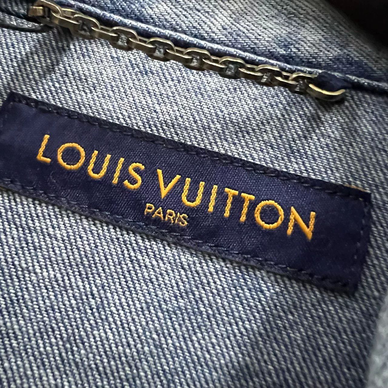 Louis Vuitton Louis Vuitton Washed Denim Shirt Size M Size US M / EU 48-50 / 2 - 4 Thumbnail