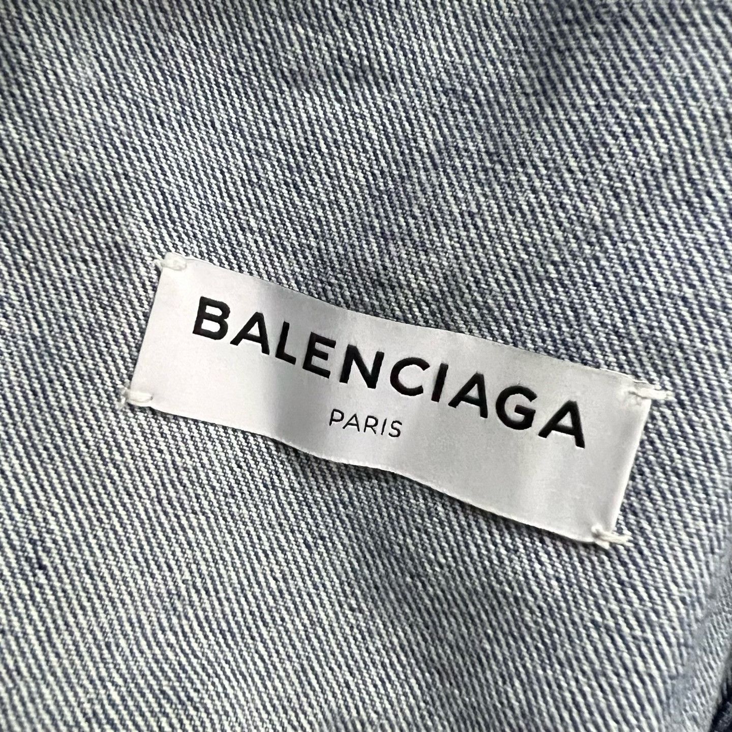 Balenciaga Balenciaga Logo Collar Distressed Denim Jacket Size 34 Size XS / US 0-2 / IT 36-38 - 4 Thumbnail