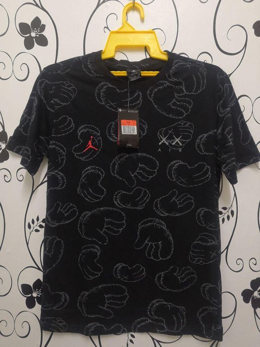 Jordan best sale kaws shirt