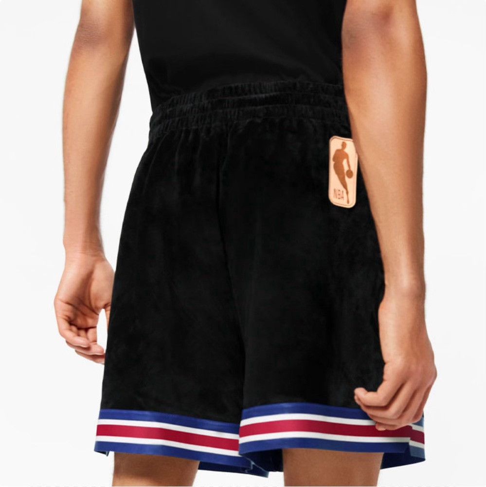Louis Vuitton Louis Vuitton x NBA Suede Logo Shorts Size S Size US 30 / EU 46 - 5 Thumbnail