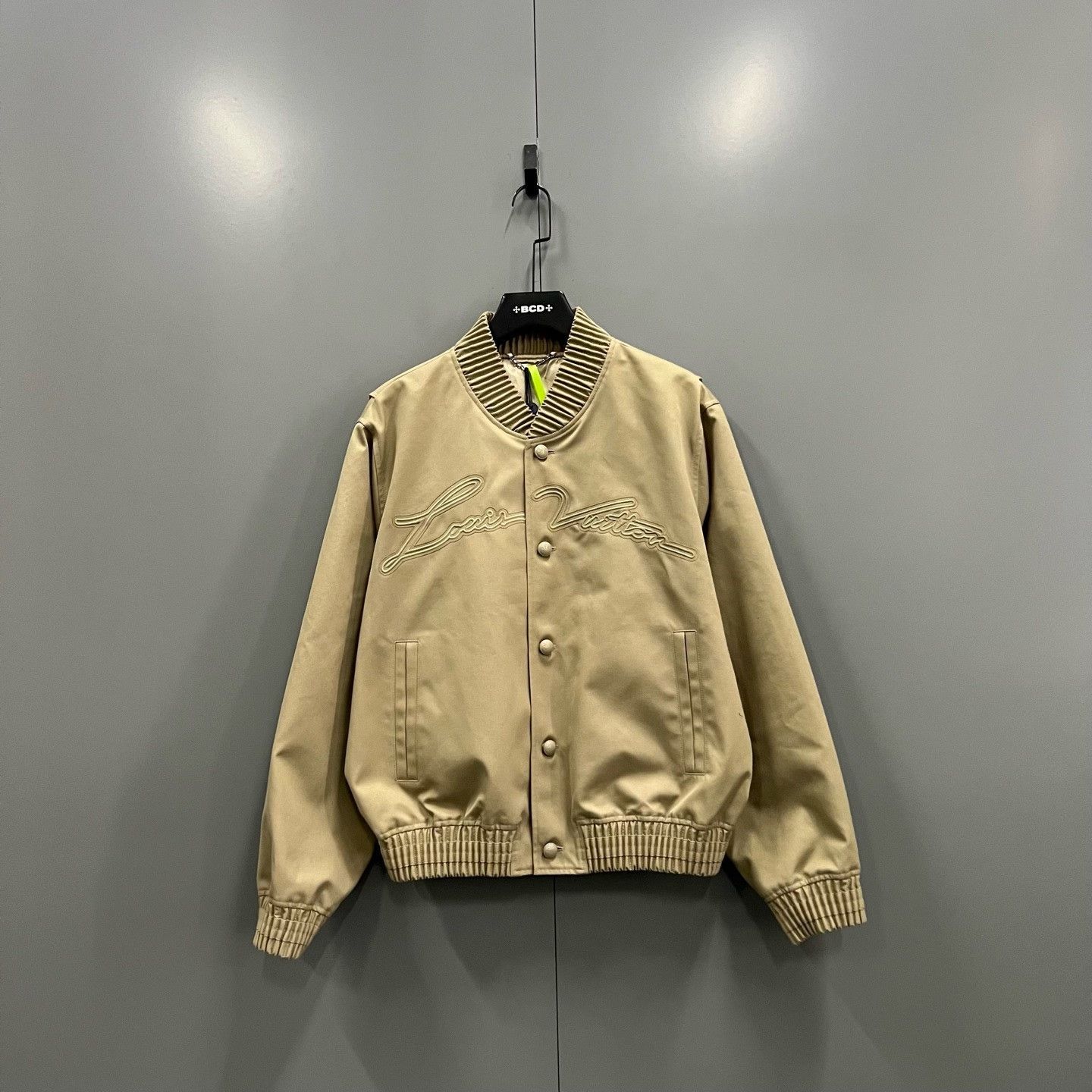 Louis Vuitton Louis Vuitton Embroidered Logo Bomber Jacket Size M Size US M / EU 48-50 / 2 - 2 Thumbnail