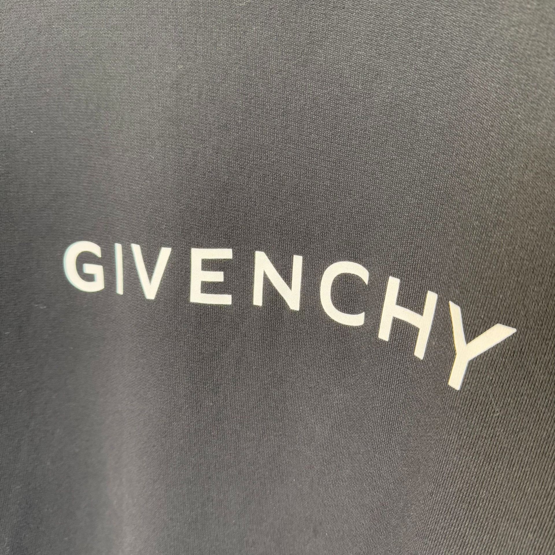 Givenchy Givenchy Logo Print Sweatshirt XL Size US XL / EU 56 / 4 - 5 Thumbnail