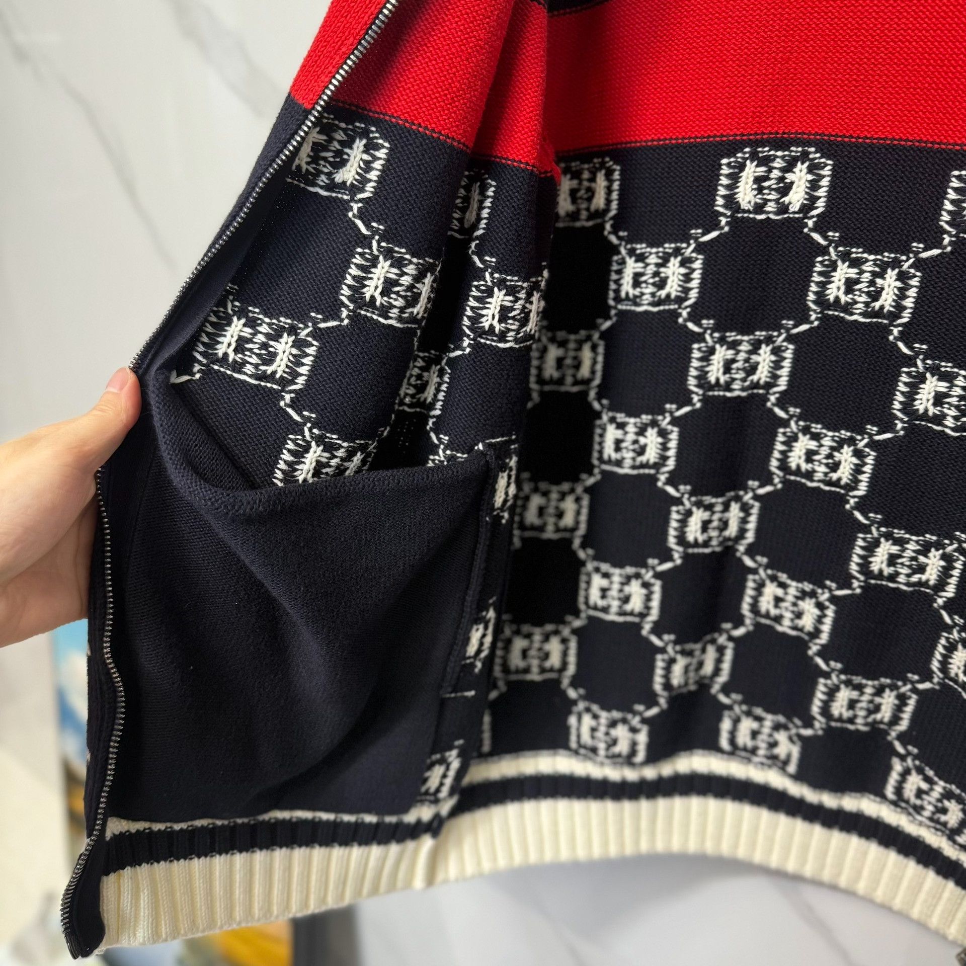 Gucci Gucci Monogram Knit Zip-Up Jacket Size S Size US S / EU 44-46 / 1 - 7 Thumbnail