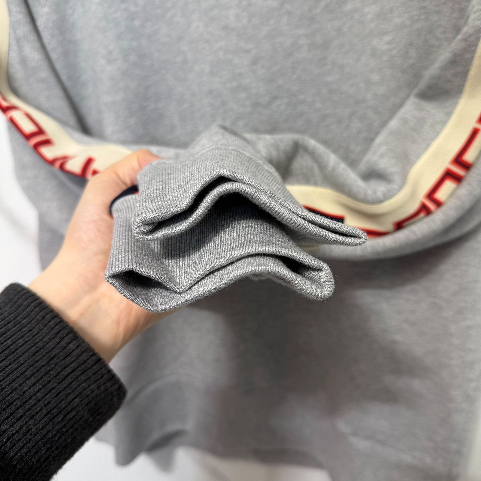 Gucci Gucci Side Logo Sweatshirt Size M Size US M / EU 48-50 / 2 - 6 Thumbnail