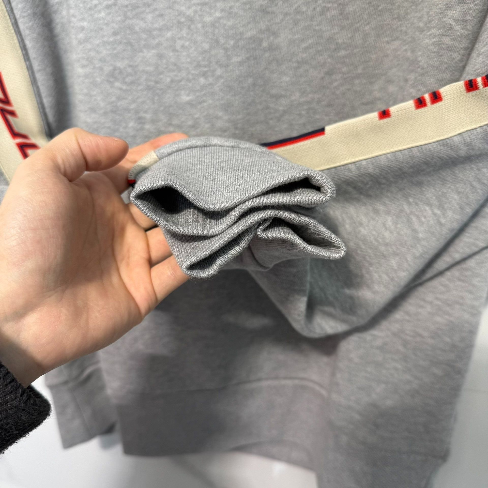 Gucci Gucci Logo Side Stripe Sweatshirt Size S Size US S / EU 44-46 / 1 - 6 Thumbnail
