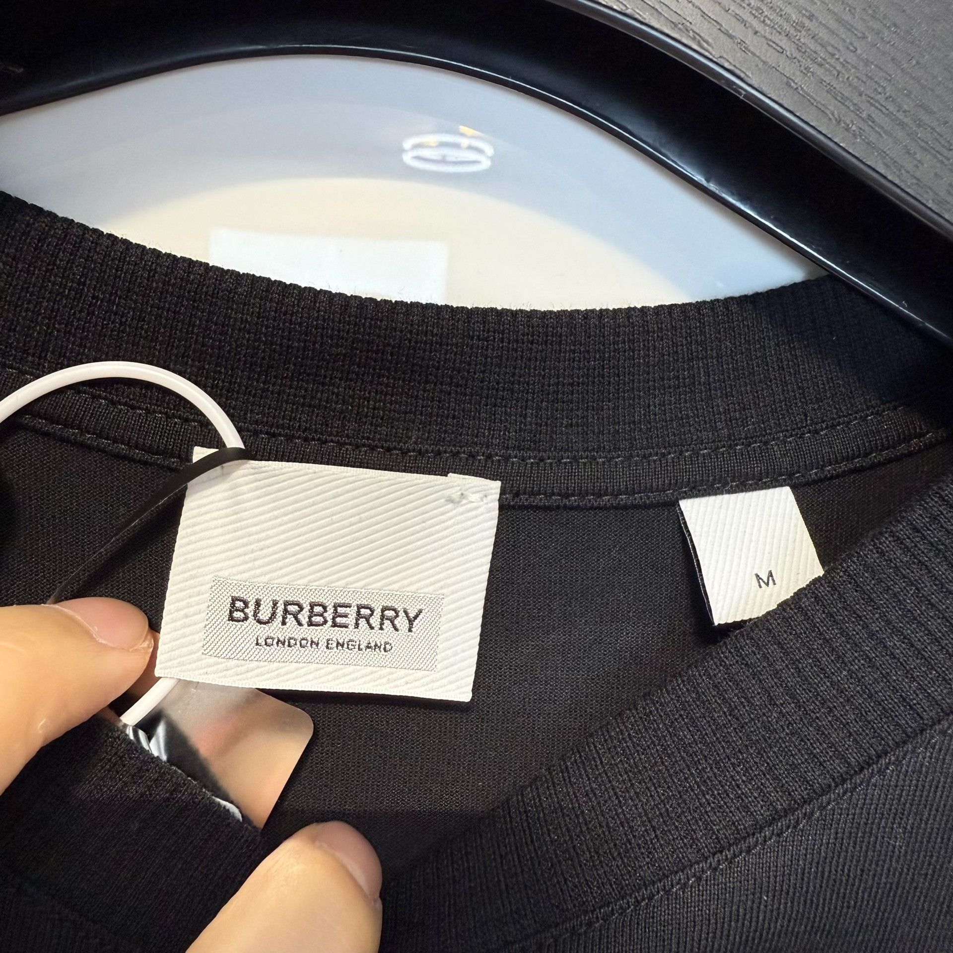 Burberry Burberry Orange Logo Patch T-Shirt Size M Size US M / EU 48-50 / 2 - 10 Thumbnail