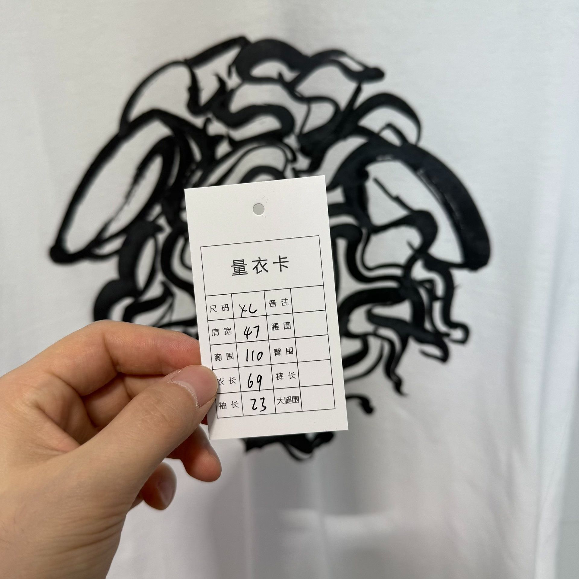 Versace Versace Medusa Graphic V-Neck T-Shirt Size XL Size US XL / EU 56 / 4 - 4 Thumbnail