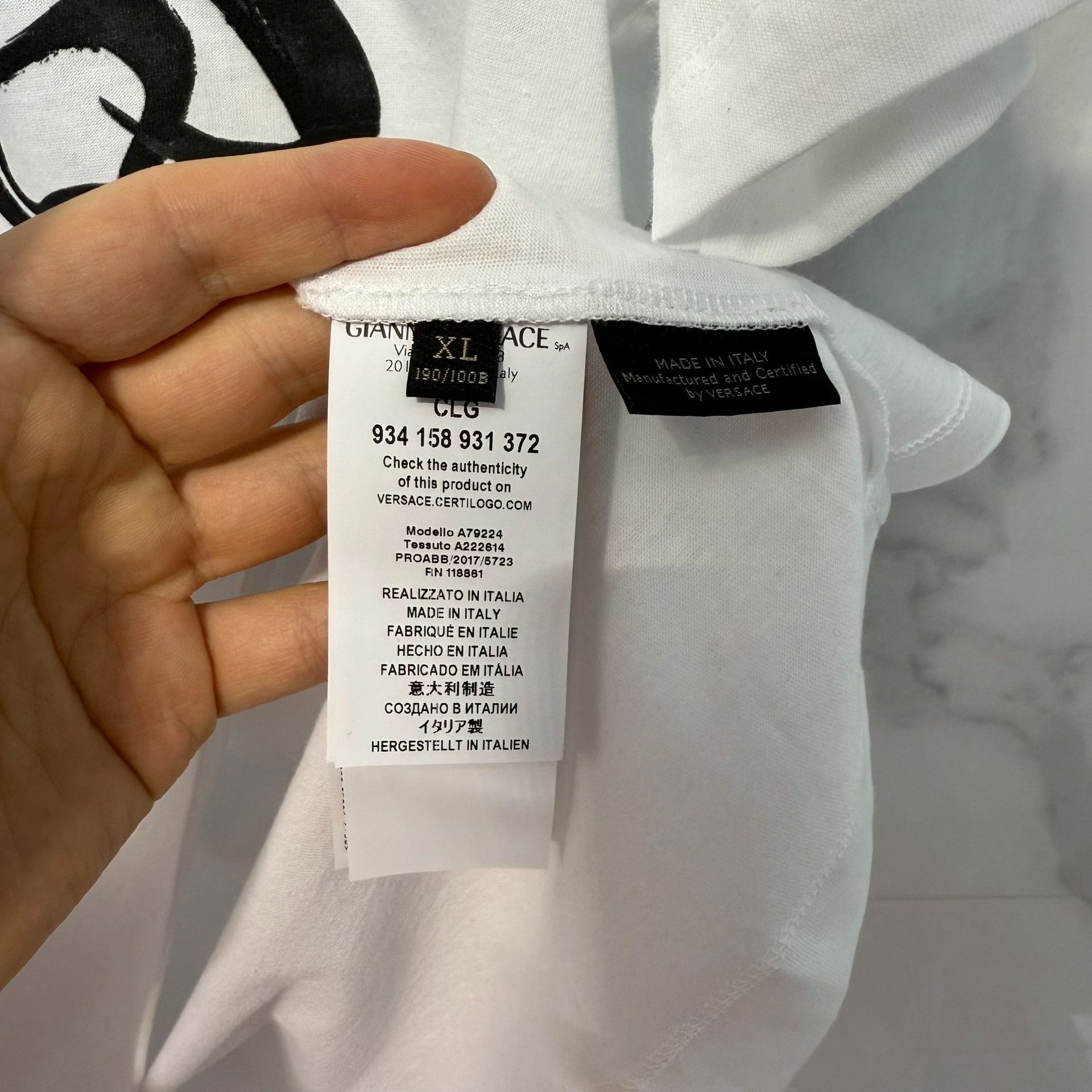 Versace Versace Medusa Graphic V-Neck T-Shirt Size XL Size US XL / EU 56 / 4 - 5 Thumbnail